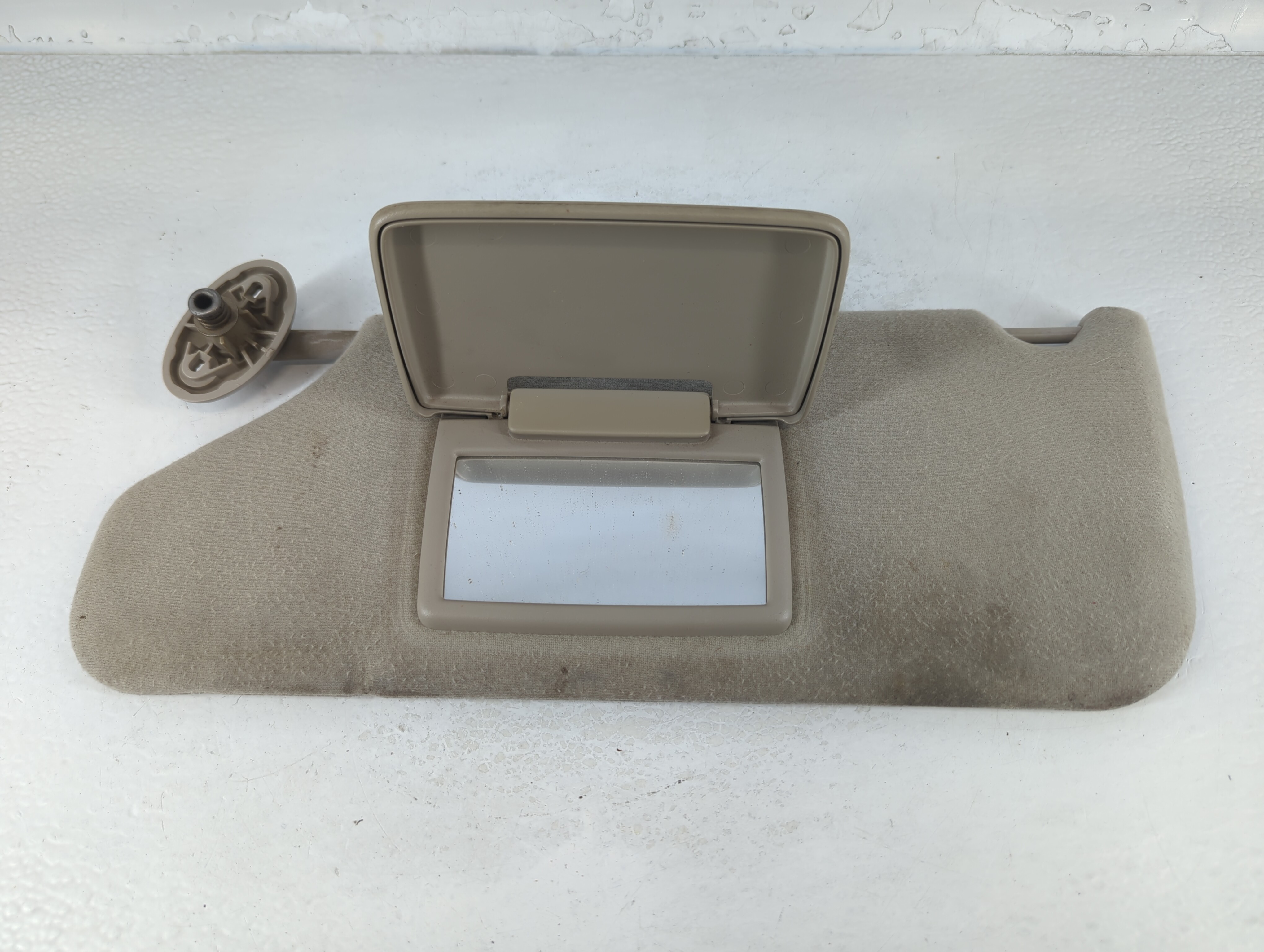 2002-2004 Jeep Grand Cherokee Driver Sun Visor Mirror Left Sunvisor 856446 - Oemusedautoparts1.com