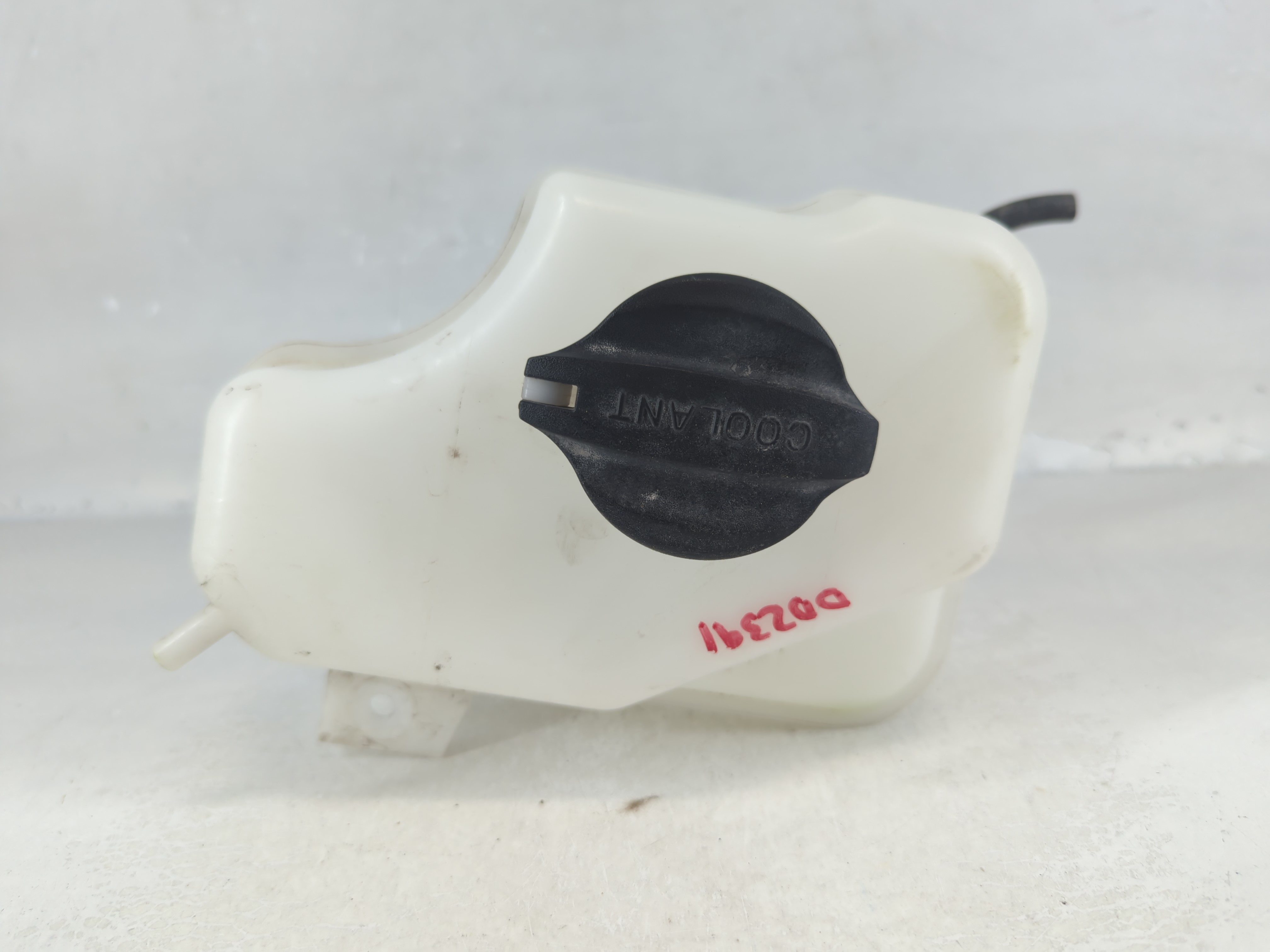 2011-2015 Hyundai Sonata Windshield Washer Fluid Reservoir Bottle Oem 856447 - Oemusedautoparts1.com