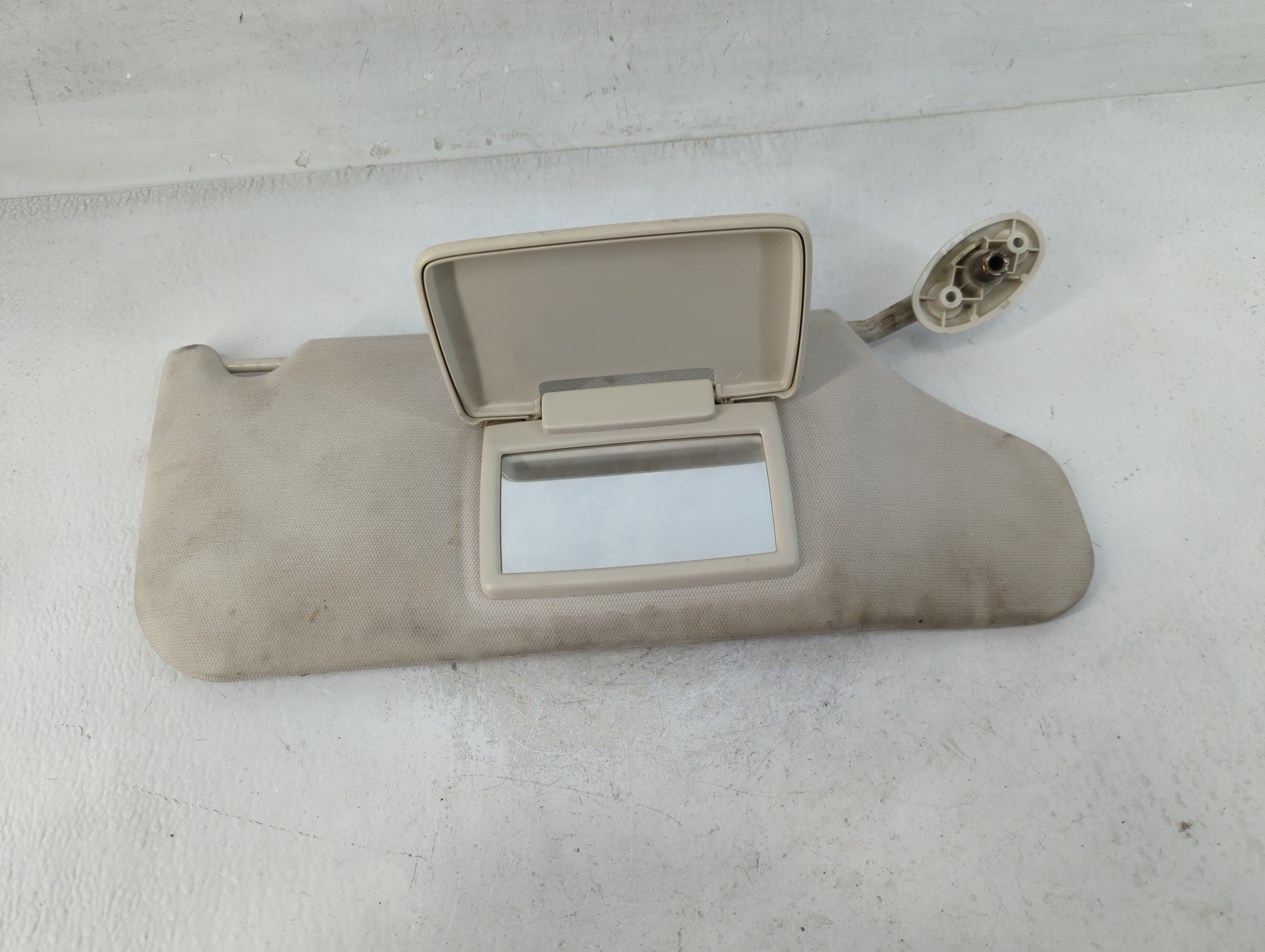 2008-2010 Chrysler Sebring Passenger Sun Visor Mirror Right Sunvisor 857133 - Oemusedautoparts1.com