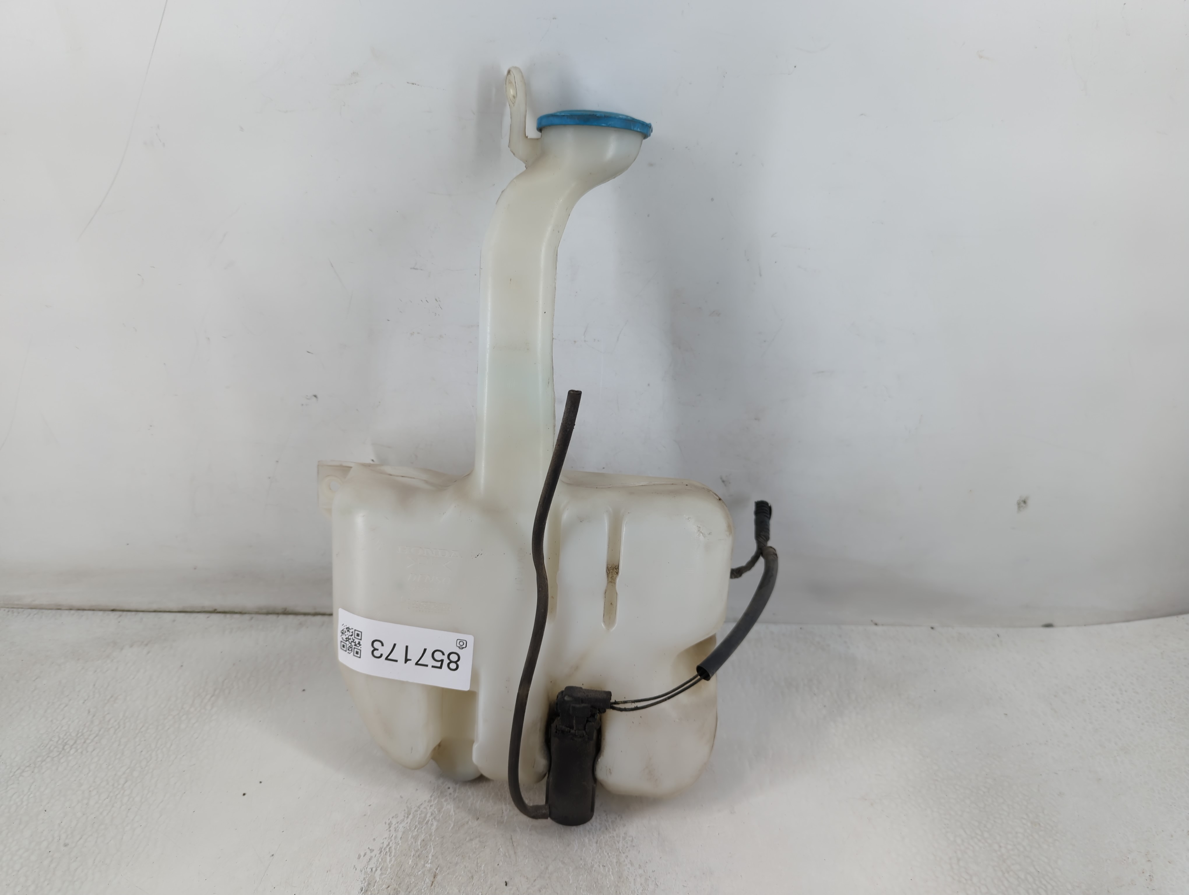 Picture of 1998-2002 Honda Accord Windshield Washer Fluid Reservoir Bottle Oem 857173