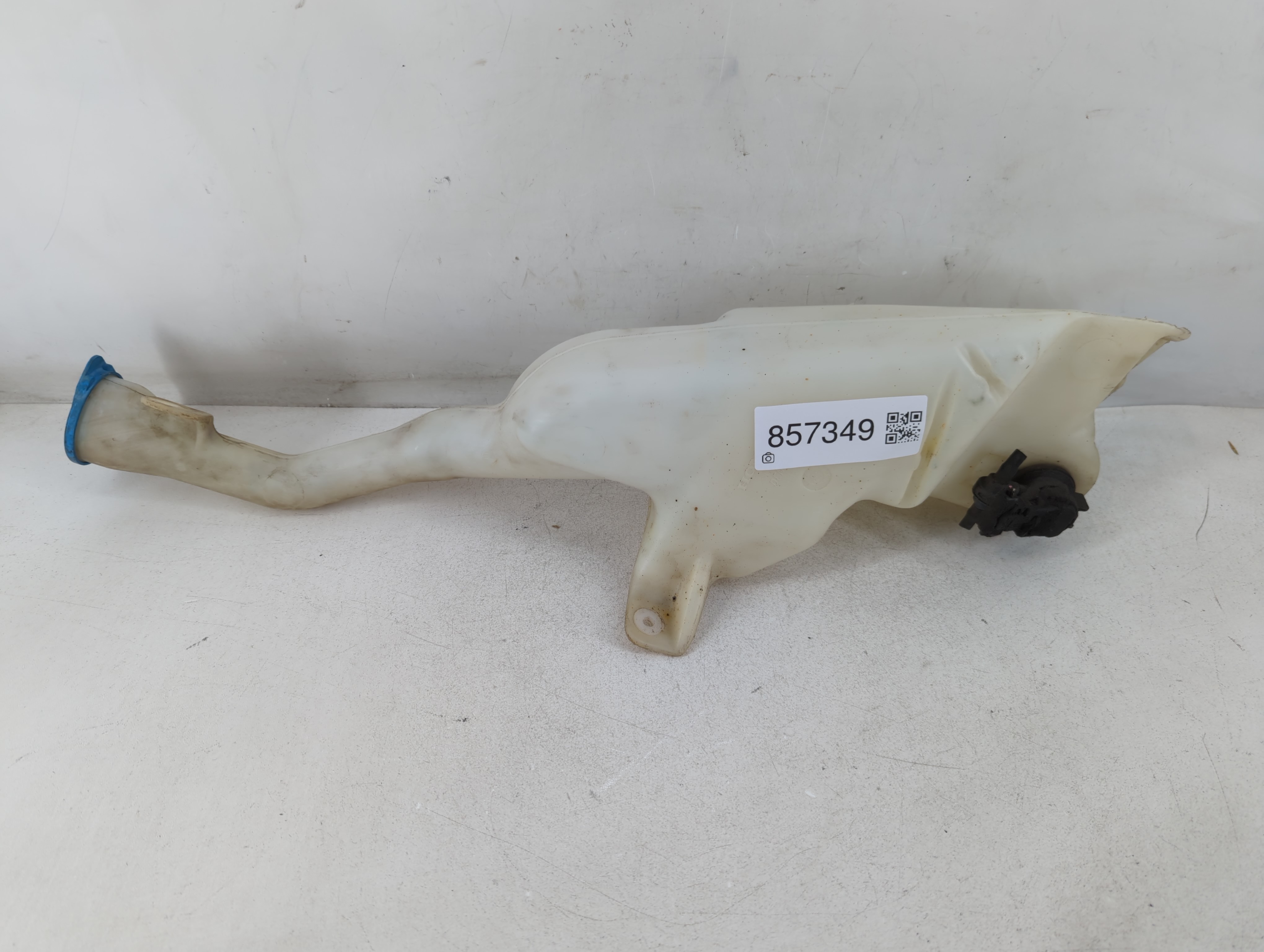 2005-2010 Honda Odyssey Windshield Washer Fluid Reservoir Bottle Oem 857349 - Oemusedautoparts1.com