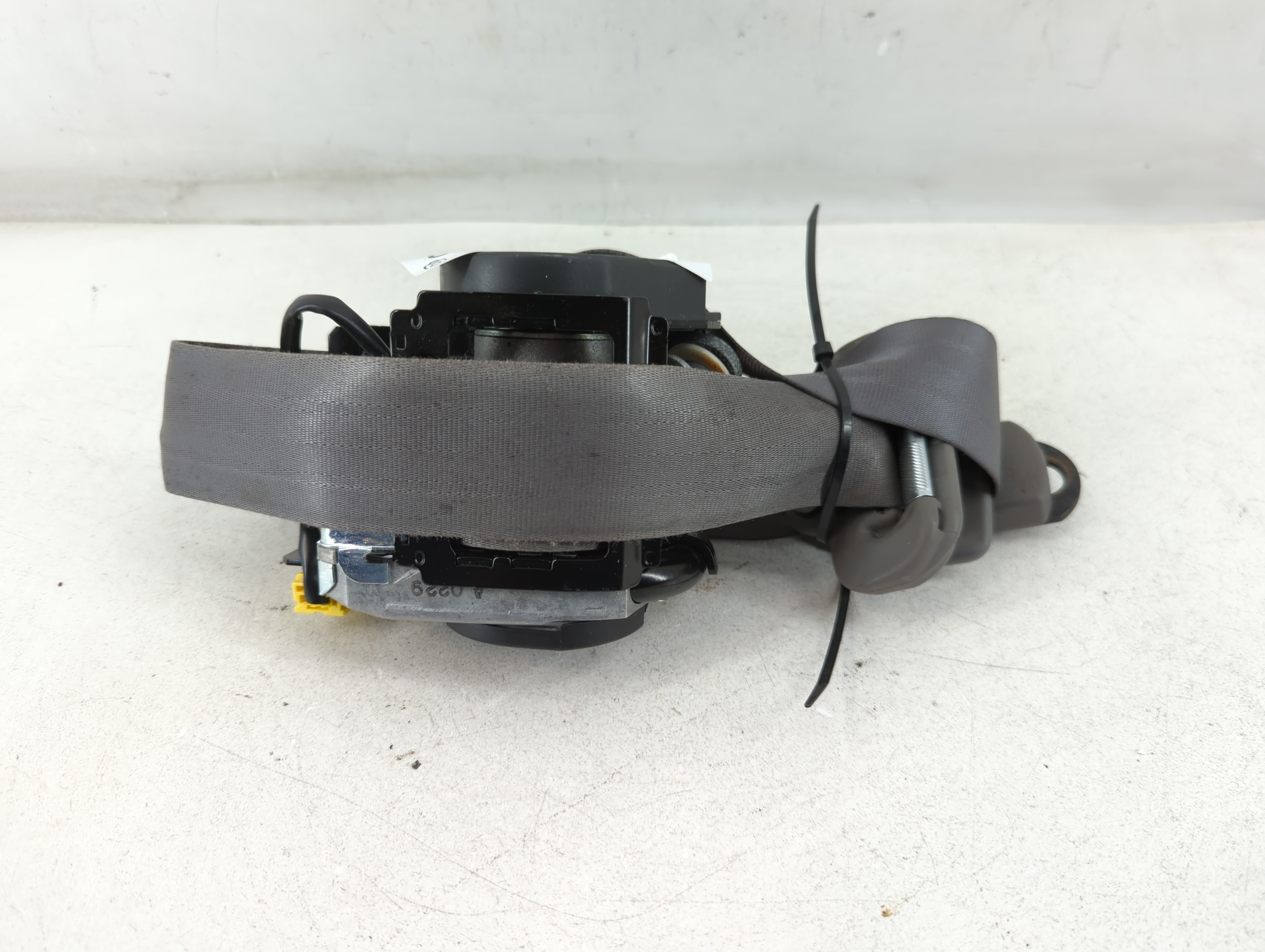 2005-2010 Honda Odyssey Driver Seatbelt Buckle 857355 - Oemusedautoparts1.com