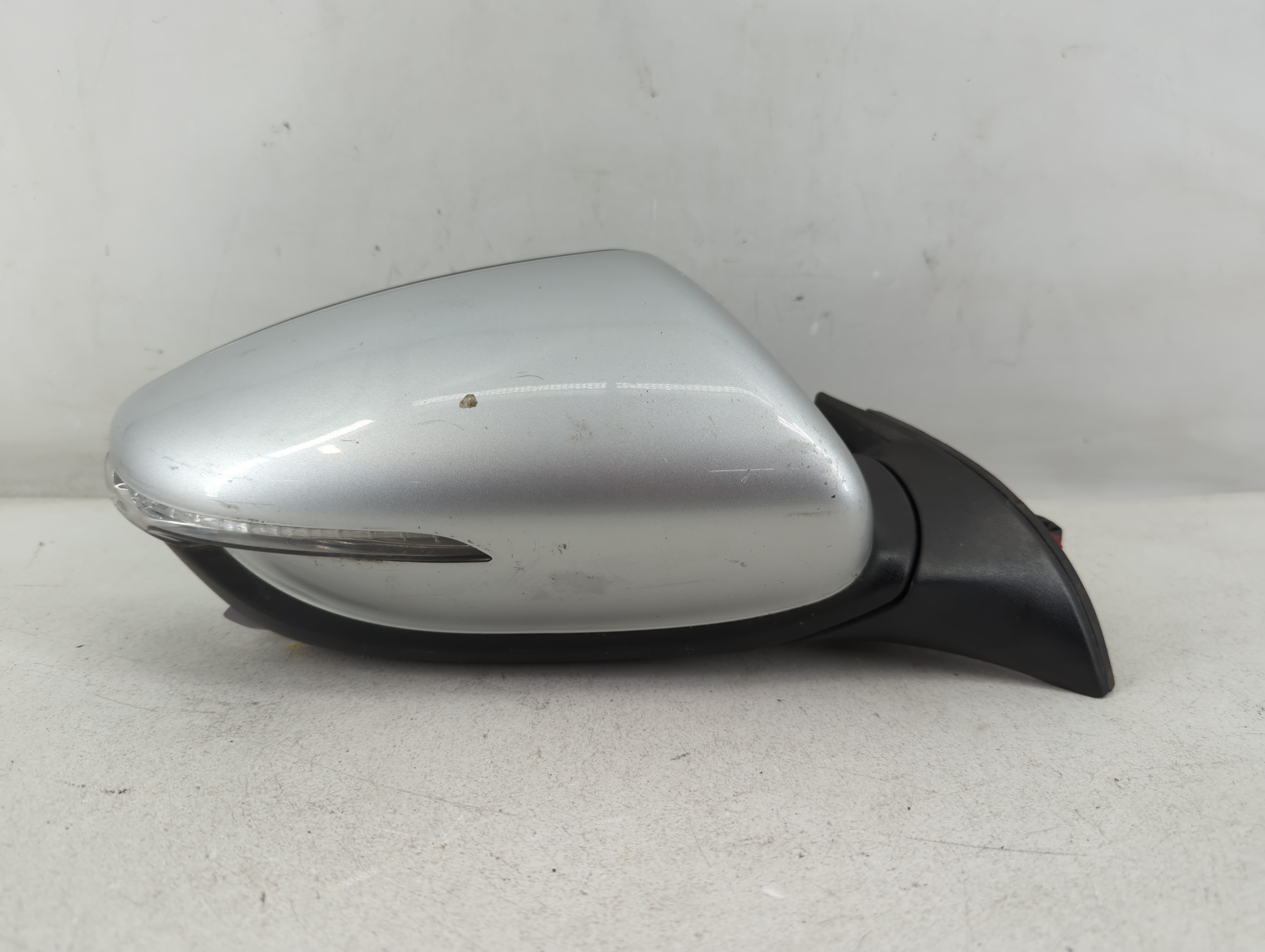 Picture of 2014 Kia Forte Fuel Tank Door Lid Gas Tank Silver 857653