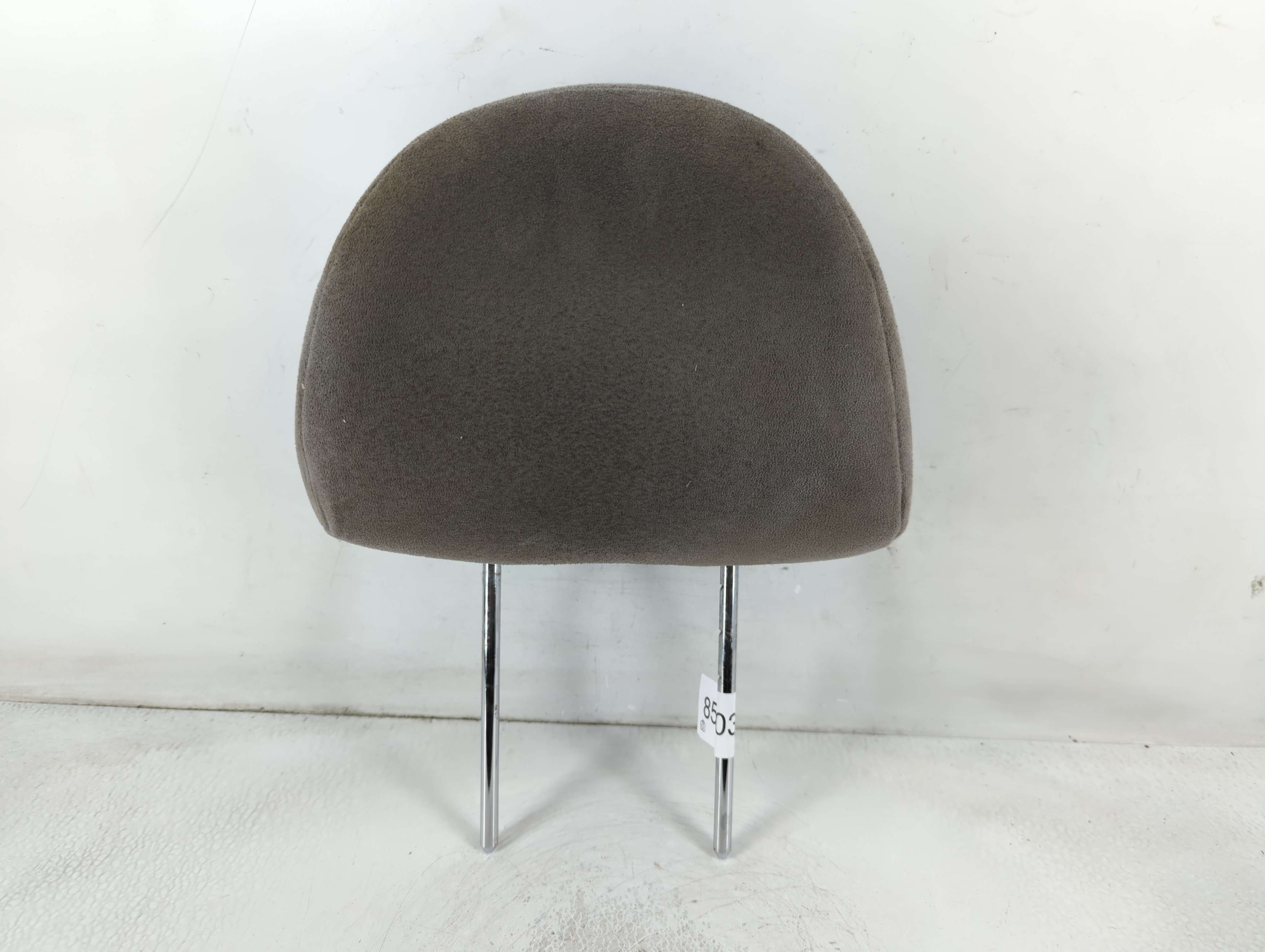 2007 Hyundai Entourage Headrest Head Rest Front Driver Passenger Seat 858034 - Oemusedautoparts1.com