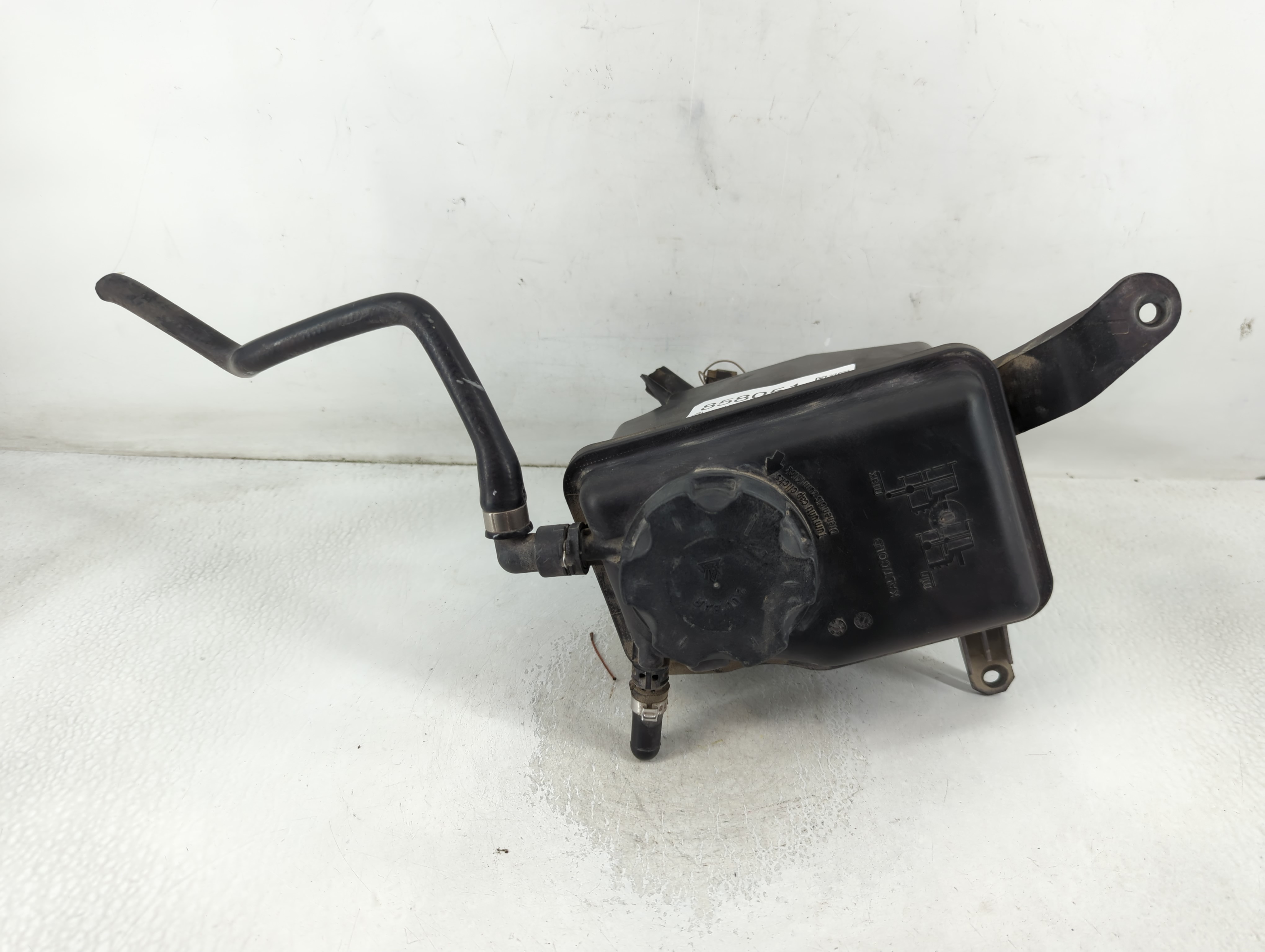 2004-2007 Bmw 530i Windshield Washer Fluid Reservoir Bottle Oem 858051 - Oemusedautoparts1.com