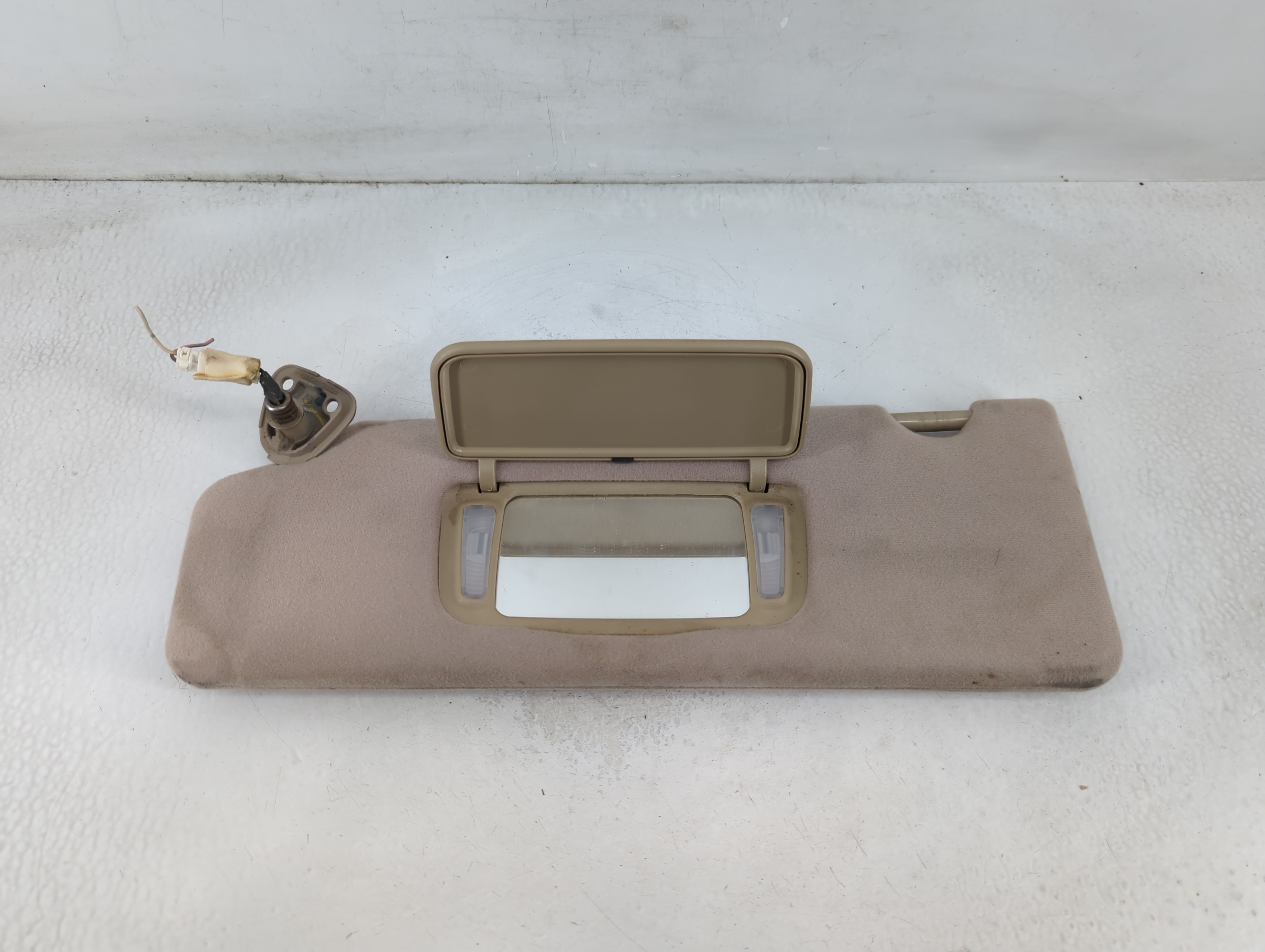 2002-2004 Toyota Avalon Driver Sun Visor Mirror Left Sunvisor Light Tan 858084 - Oemusedautoparts1.com