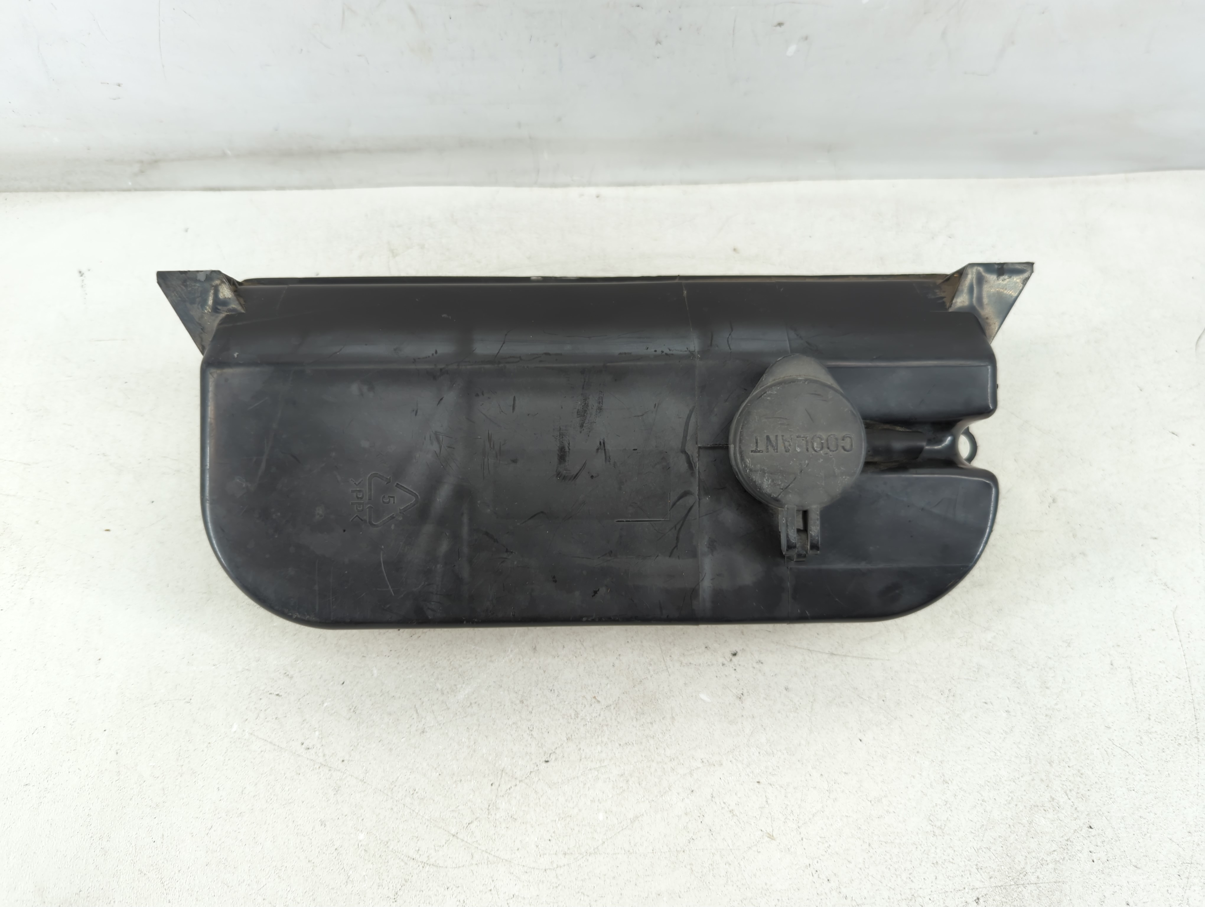 2005-2009 Hyundai Tucson Radiator Coolant Overflow Expansion Tank Bottle 858148 - Oemusedautoparts1.com