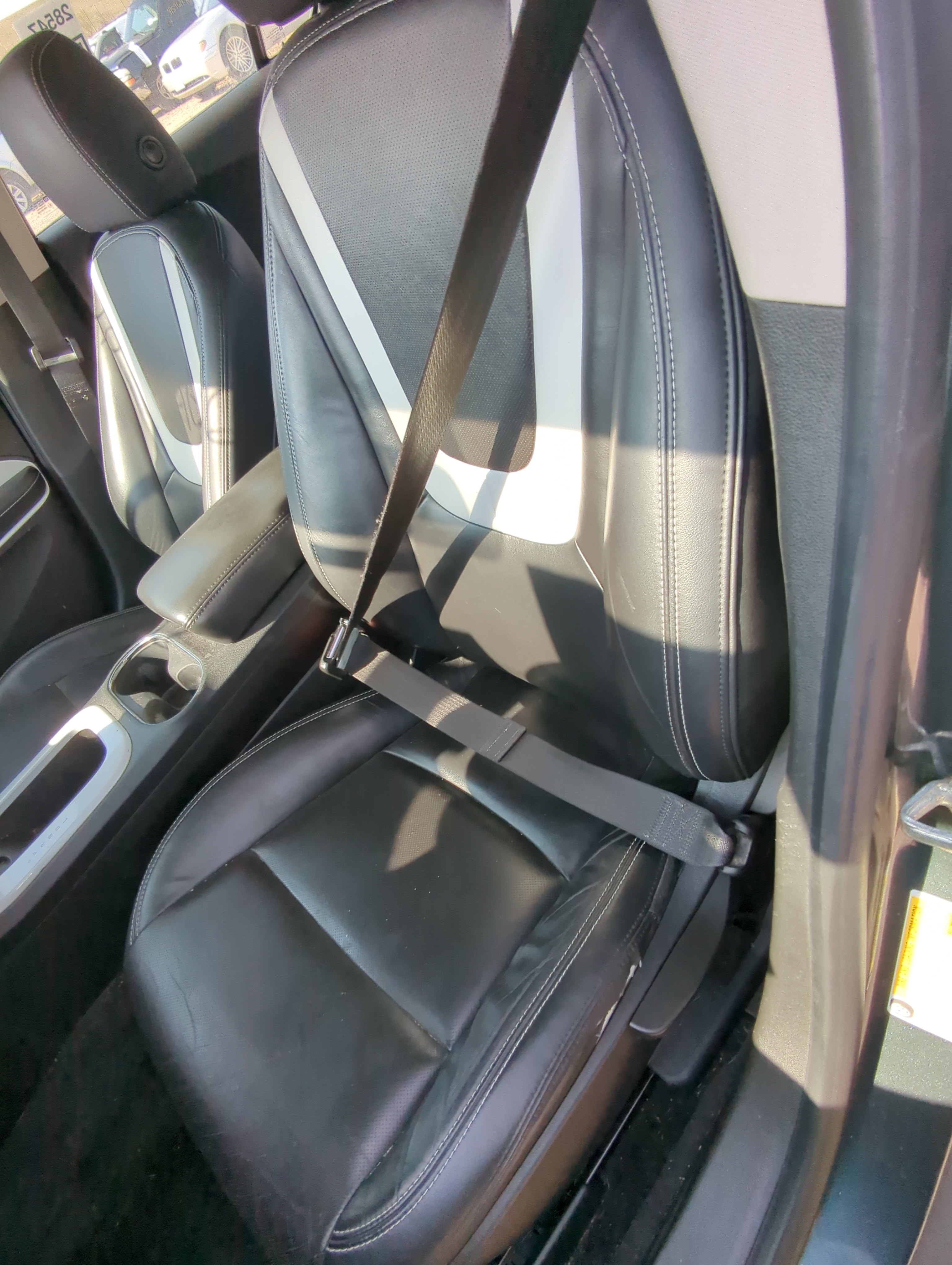Picture of 2011-2012 Chevrolet Volt Driver Front Seat Oem 858335