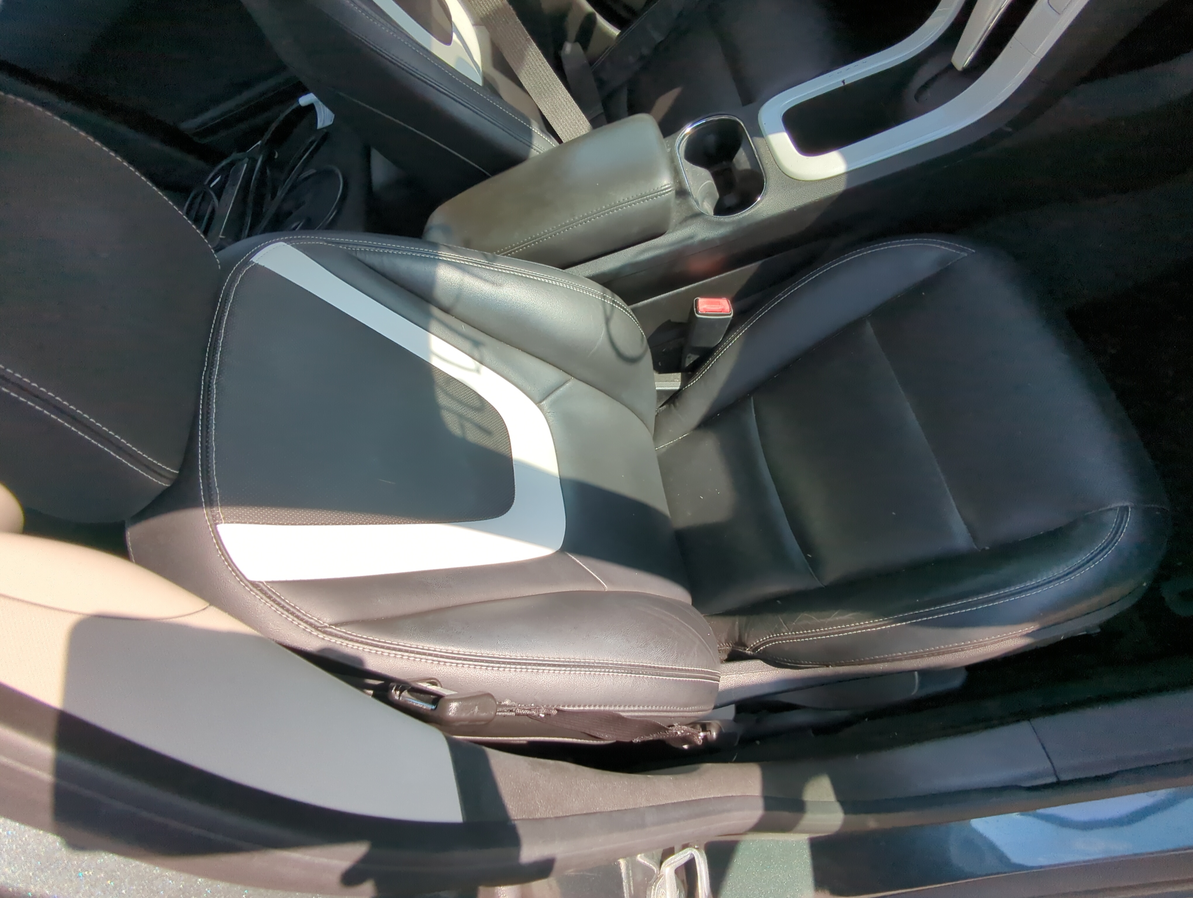Picture of 2011-2012 Chevrolet Volt Passenger Front Seat Oem 858336
