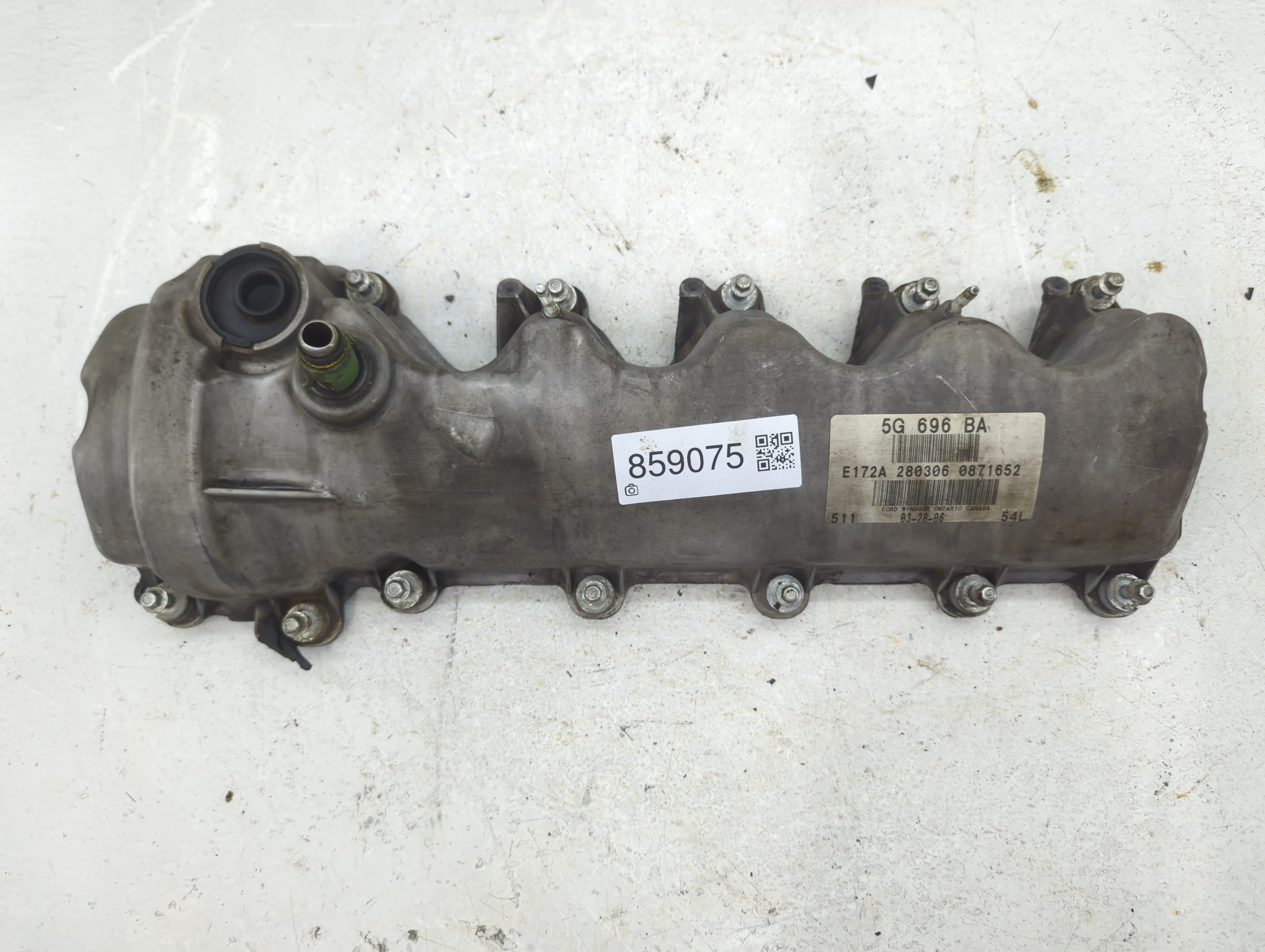 2010 Lincoln Navigator Driver Left Cylinder Head Valve Cover 859075 - Oemusedautoparts1.com