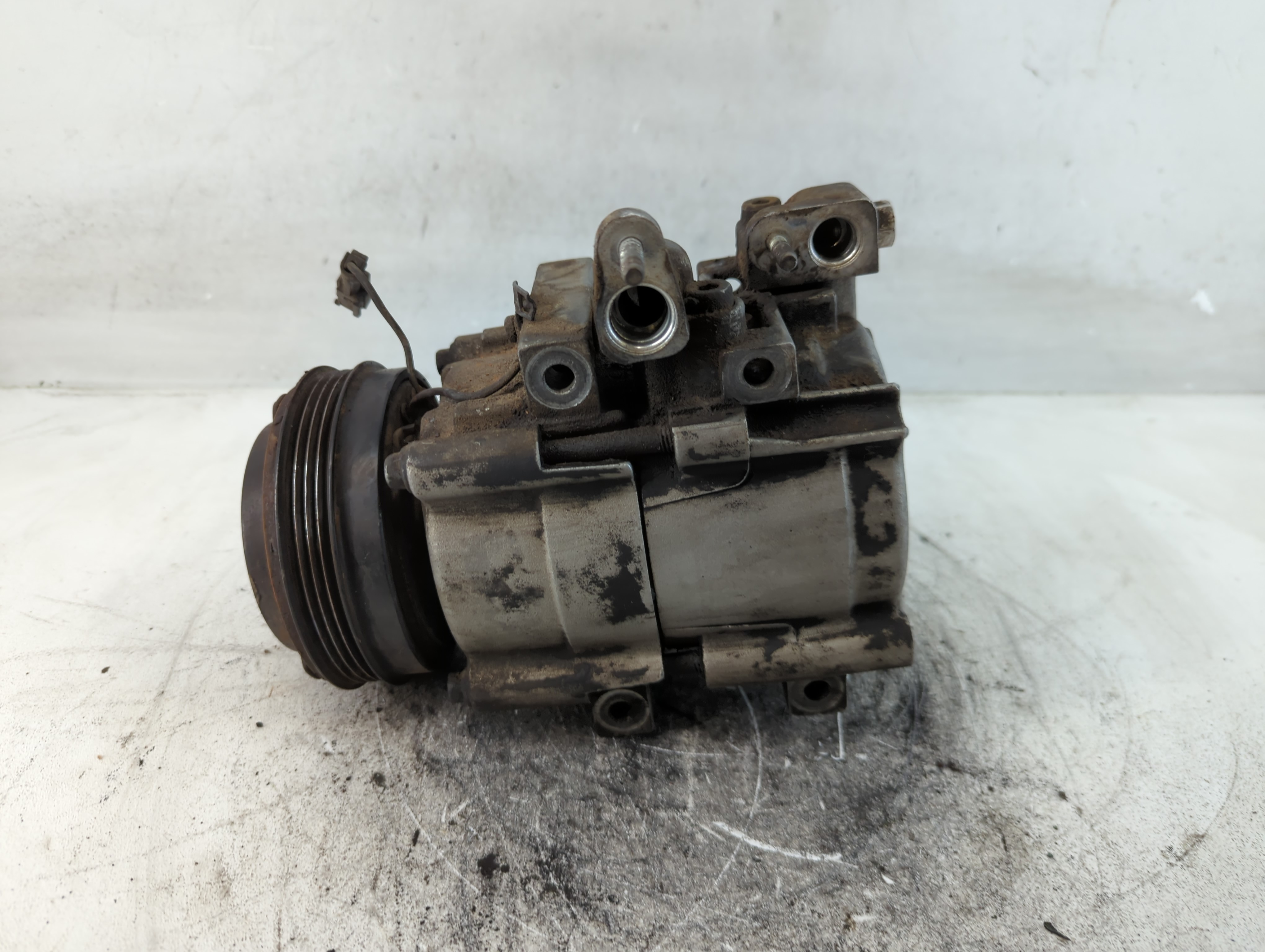 2003-2006 Kia Sorento Air Conditioning A/c Ac Compressor Oem 859151 - Oemusedautoparts1.com