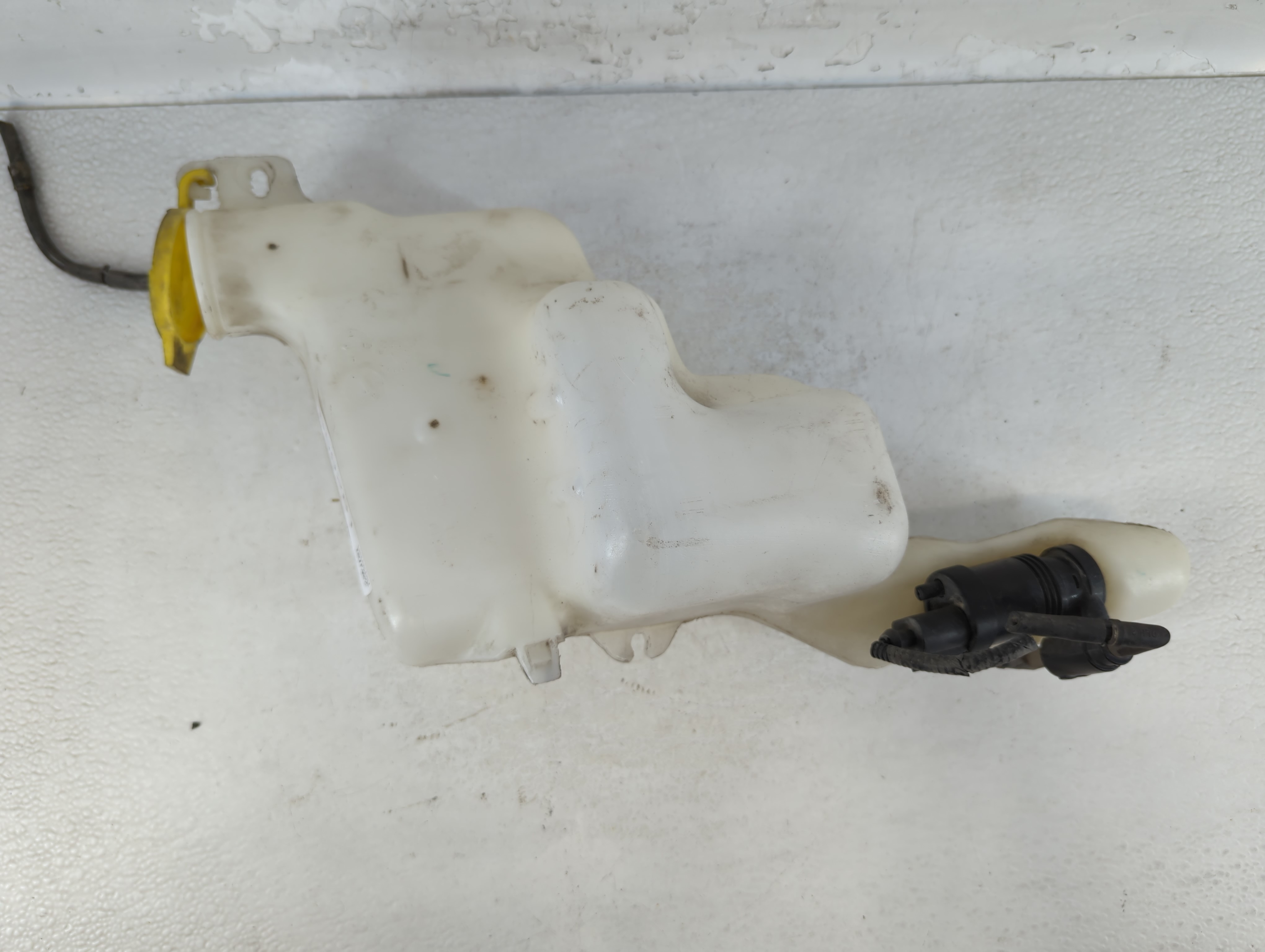 Jeep Compass Windshield Washer Fluid Reservoir Bottle Oem 859281 - Oemusedautoparts1.com