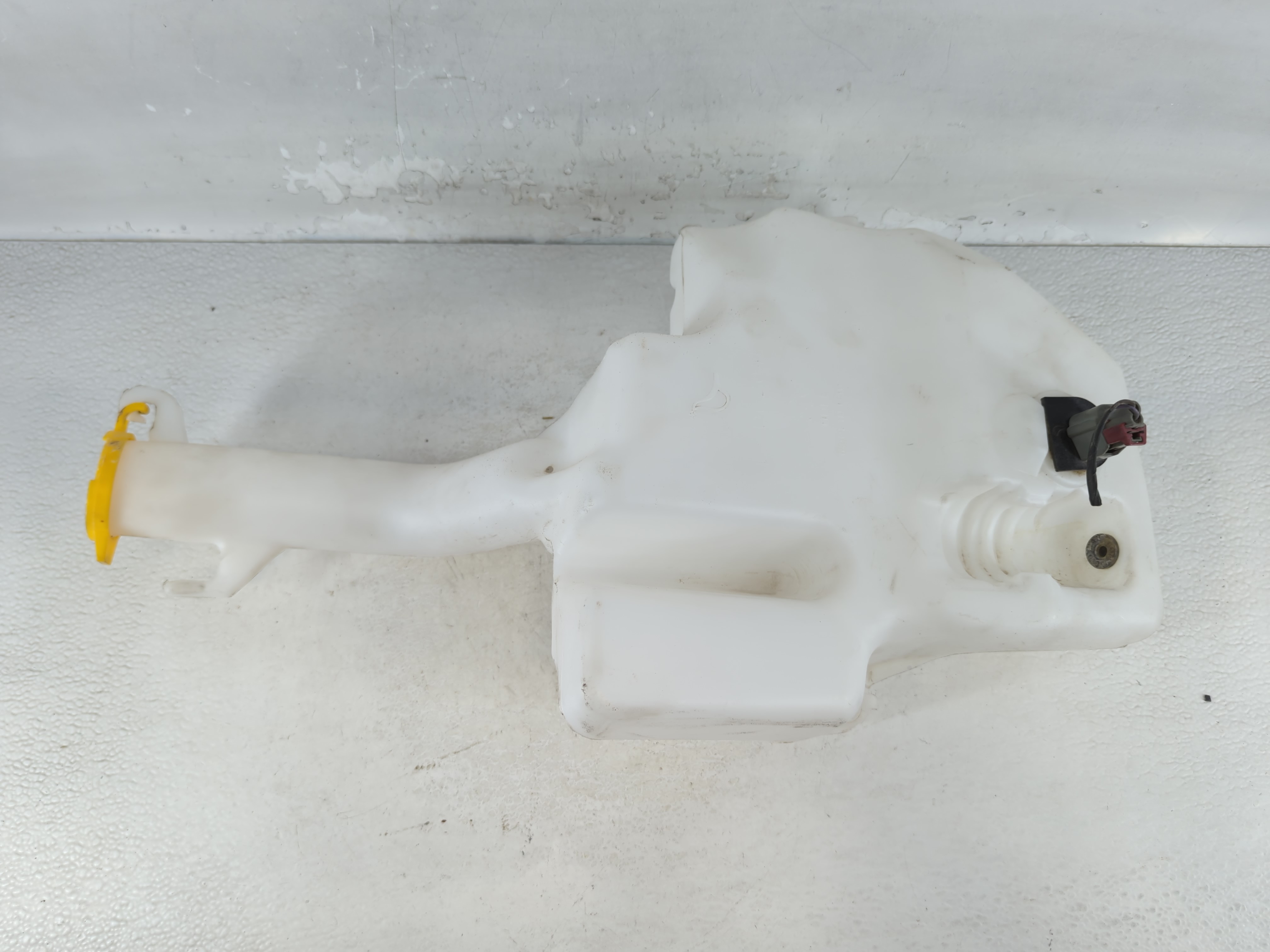 Picture of Dodge Caravan Windshield Washer Fluid Reservoir Bottle Oem 859284