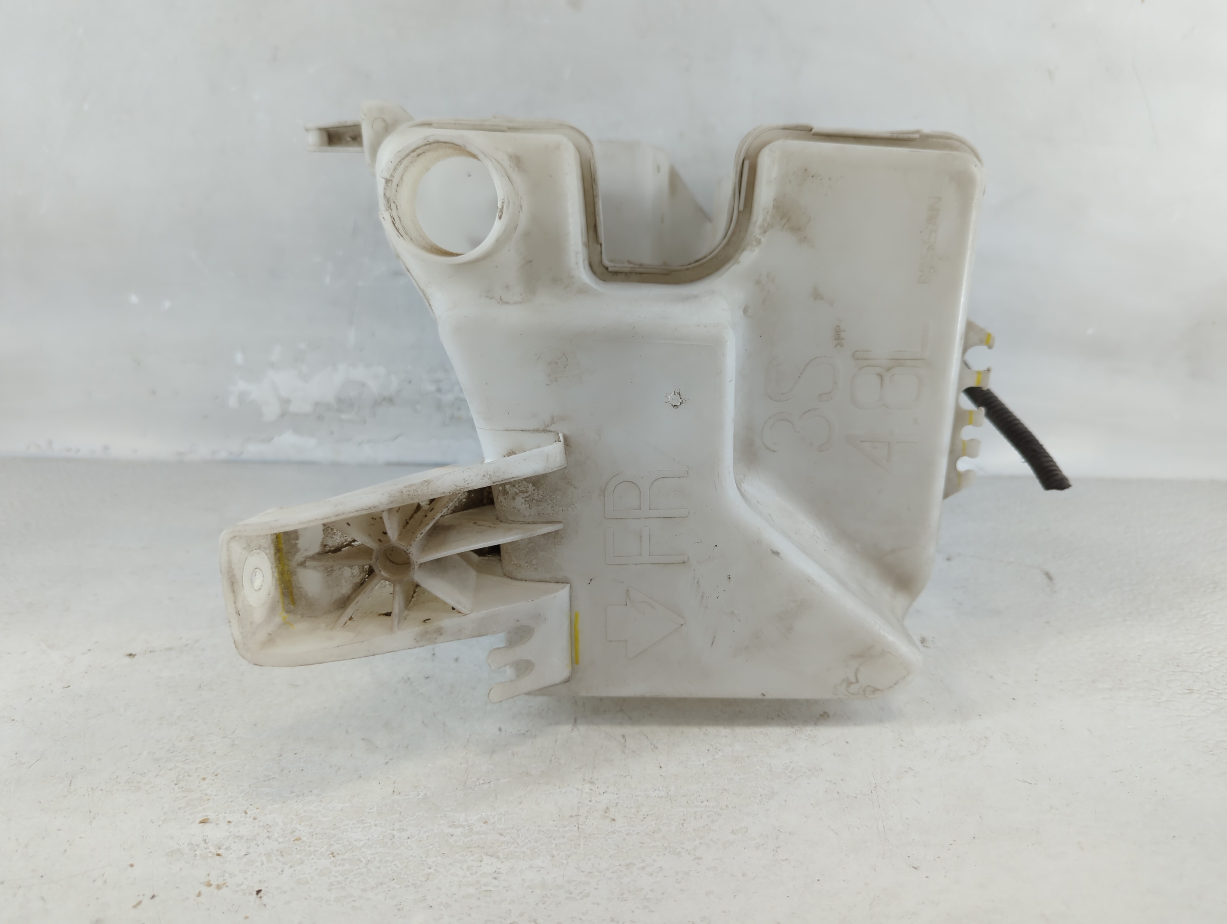 2013-2015 Nissan Sentra Windshield Washer Fluid Reservoir Bottle Oem 859296 - Oemusedautoparts1.com