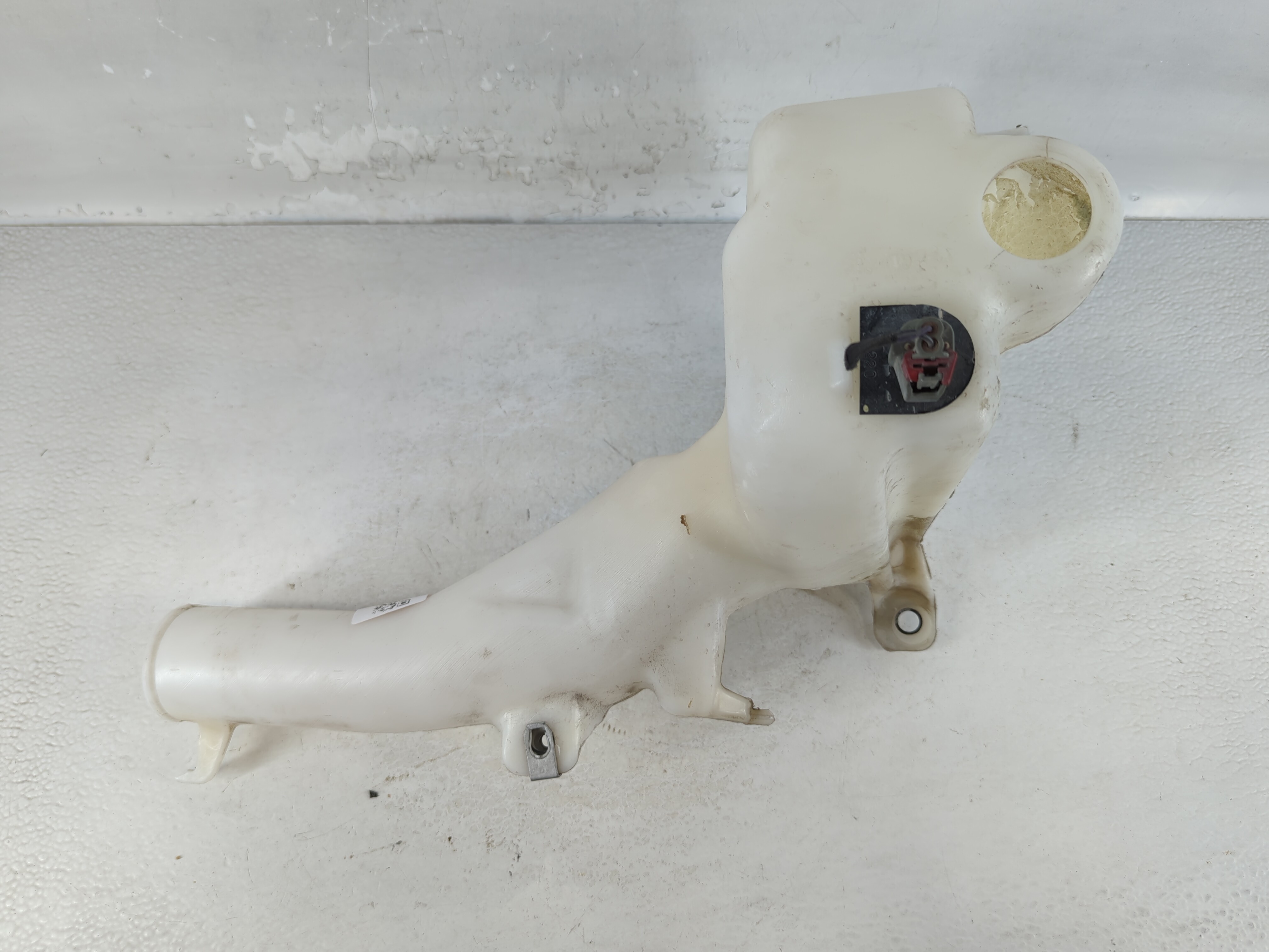 2011-2022 Chrysler 300 Windshield Washer Fluid Reservoir Bottle Oem 859298 - Oemusedautoparts1.com