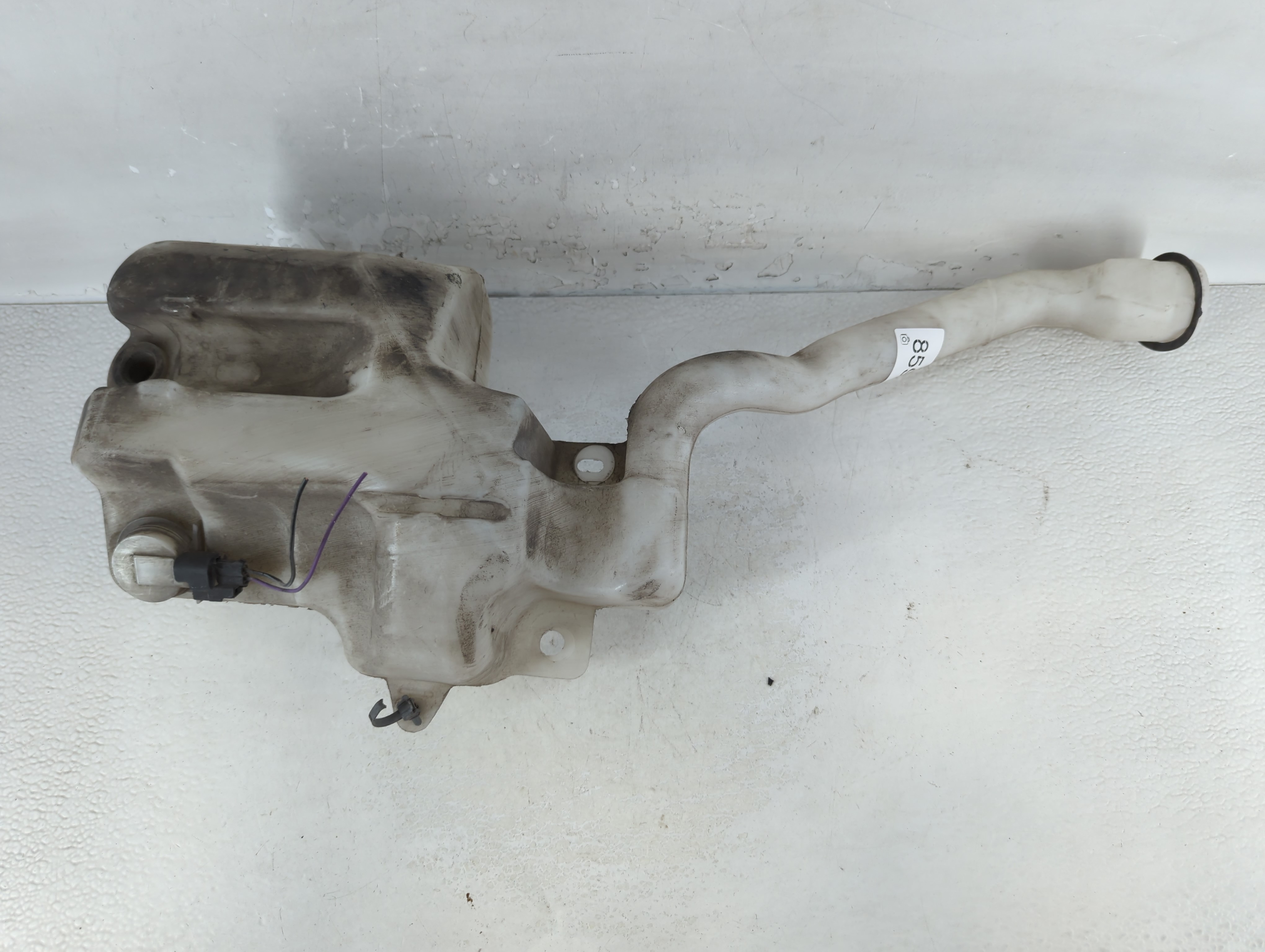 Picture of 2009-2012 Ford Flex Windshield Washer Fluid Reservoir Bottle Oem 859307