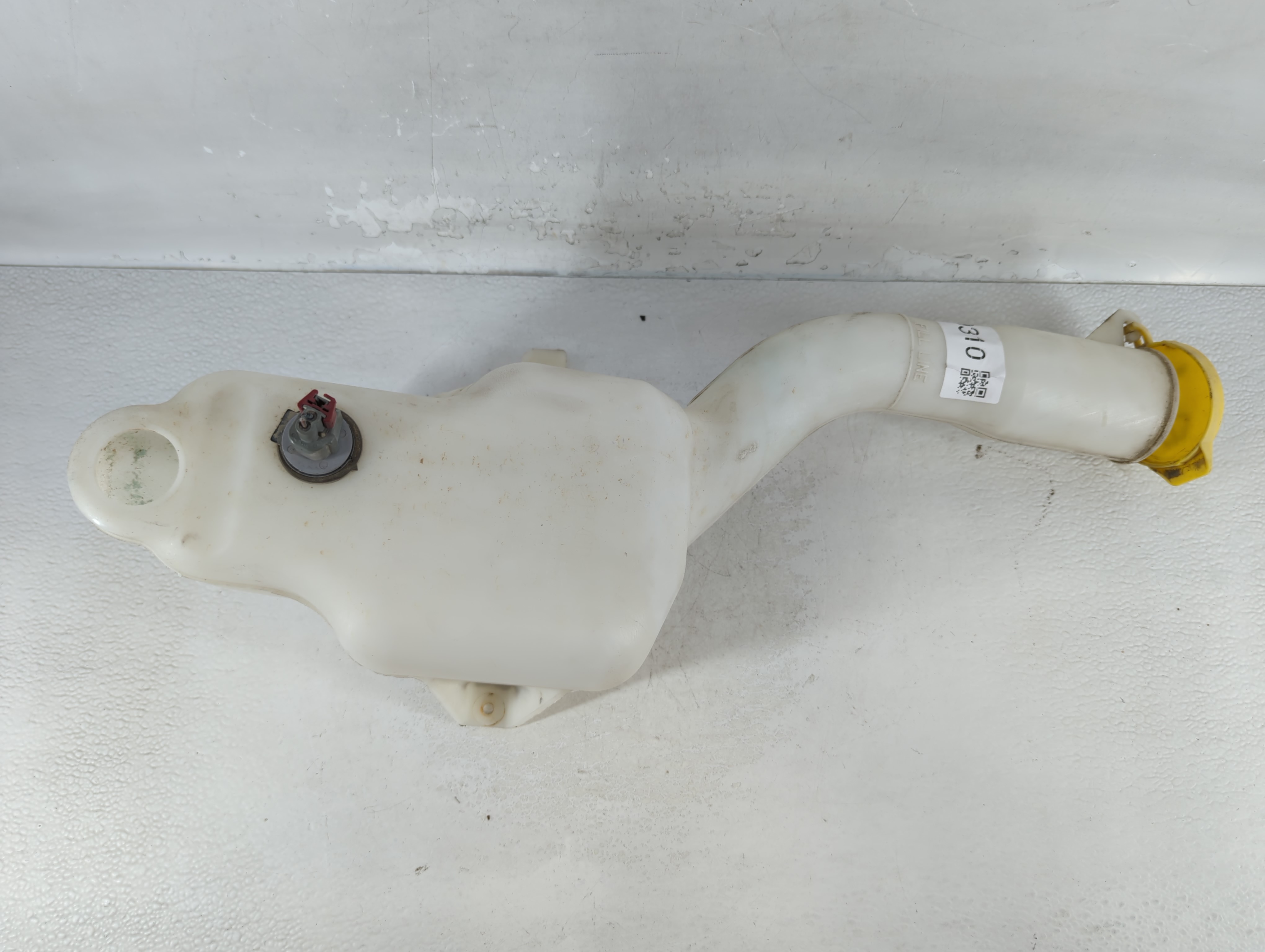 2005-2008 Dodge Magnum Windshield Washer Fluid Reservoir Bottle Oem 859310 - Oemusedautoparts1.com