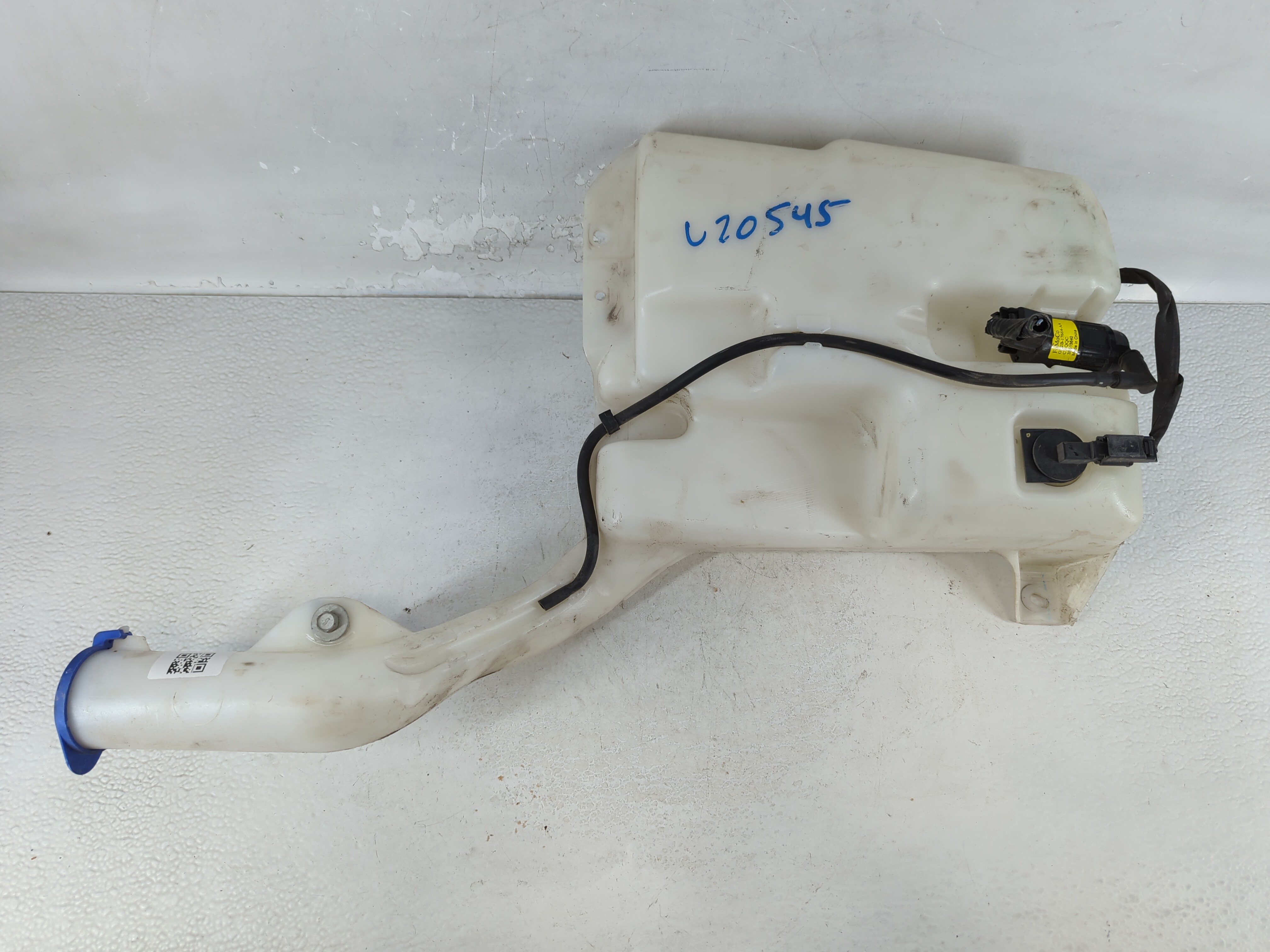 2017-2020 Lincoln Mkz Windshield Washer Fluid Reservoir Bottle Oem 859317 - Oemusedautoparts1.com