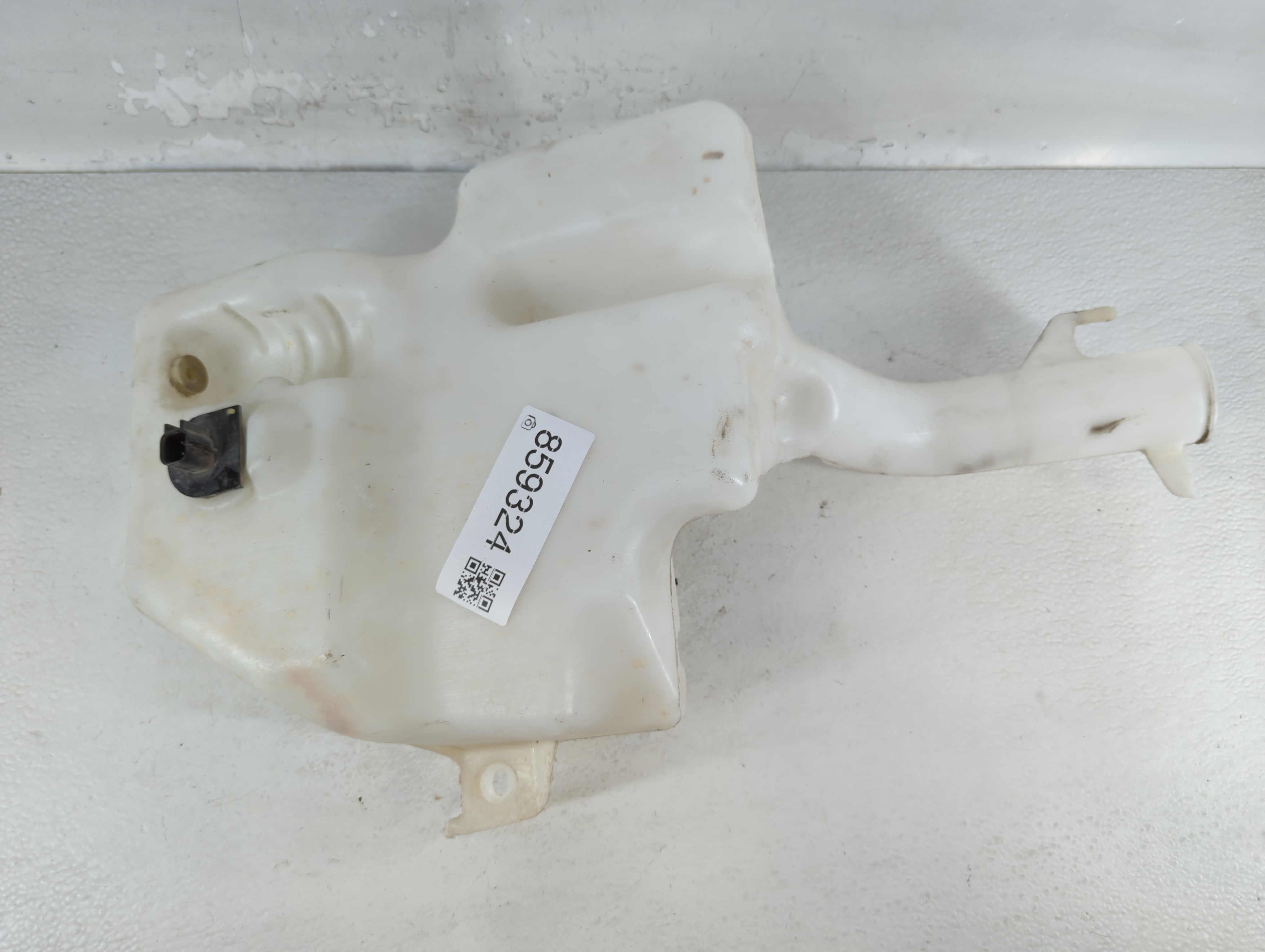 Picture of Dodge Caravan Windshield Washer Fluid Reservoir Bottle Oem 859324