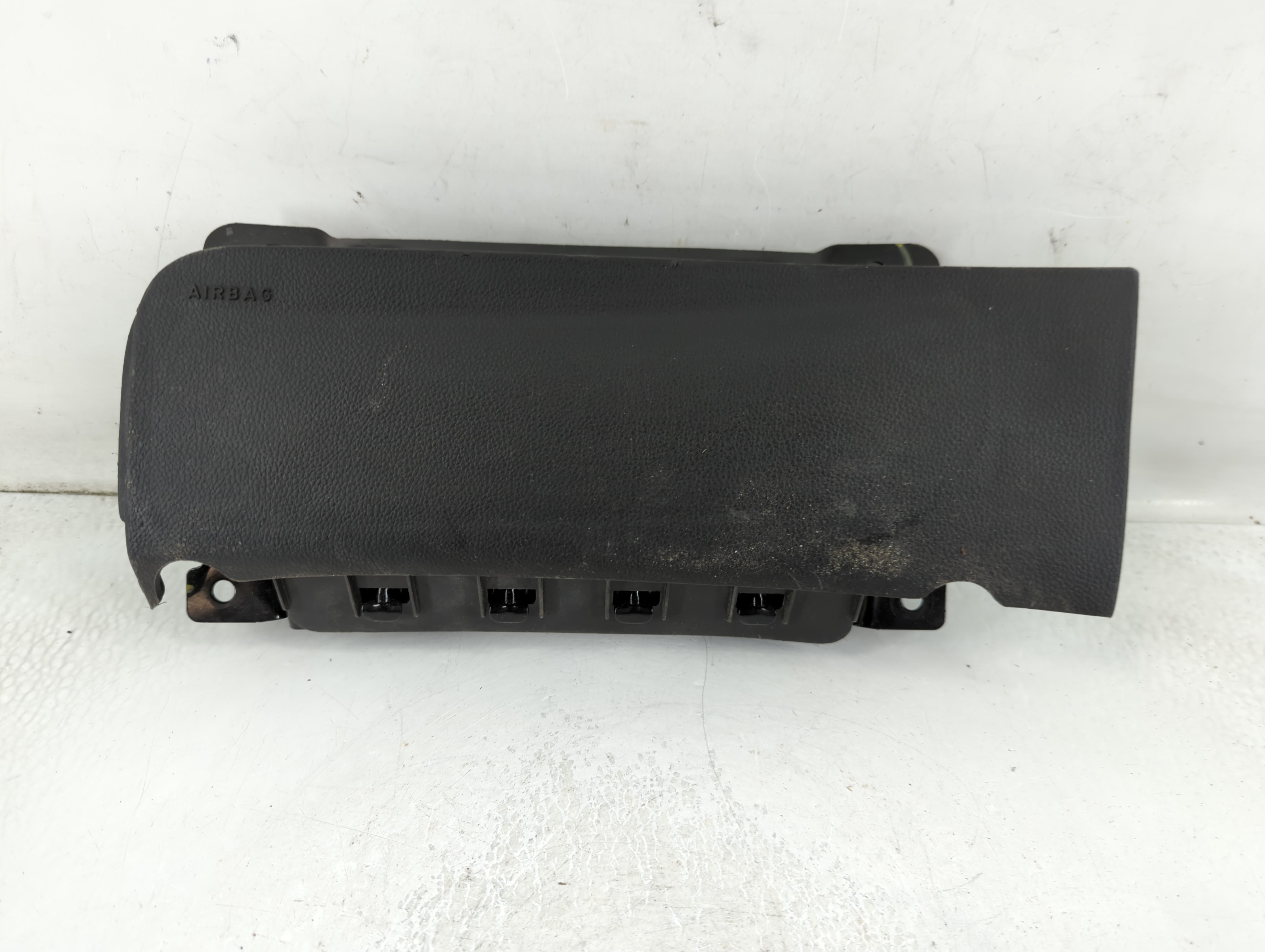 2011-2012 Chevrolet Cruze Air Bag Driver Left Knee Oem 859620 - Oemusedautoparts1.com