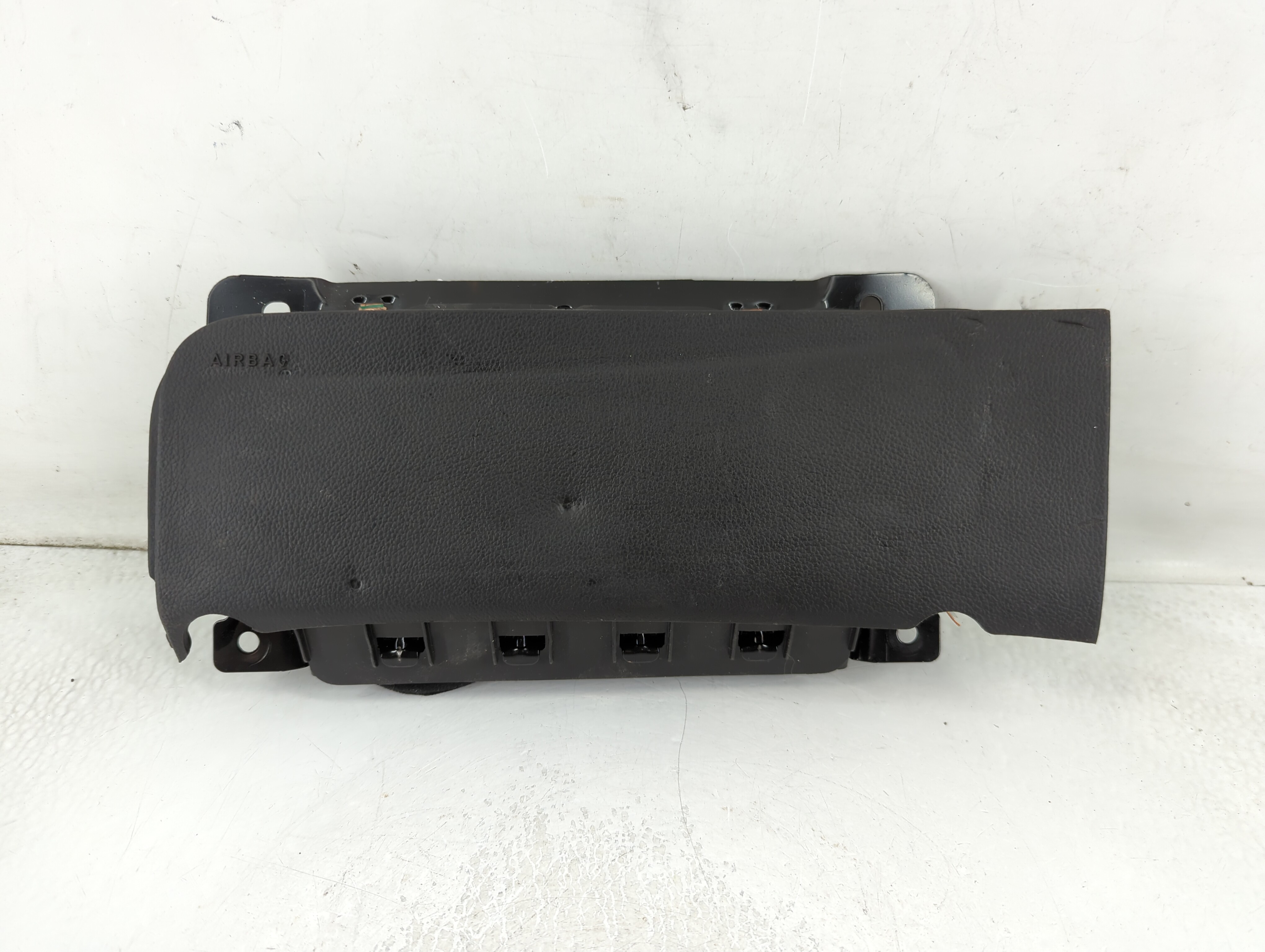 2011-2012 Chevrolet Cruze Air Bag Driver Left Knee Oem 859643 - Oemusedautoparts1.com