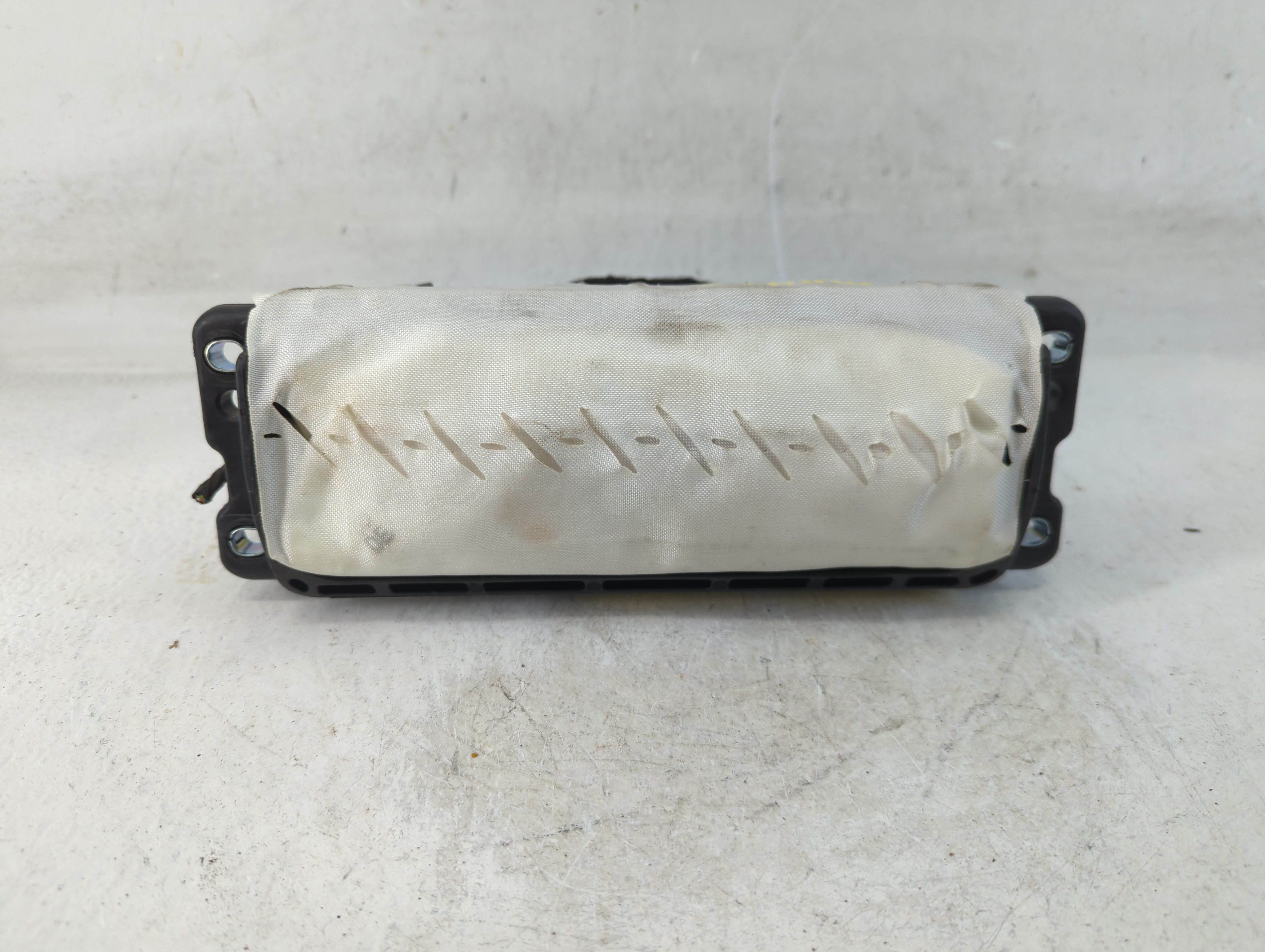 2013-2017 Volkswagen Cc Air Bag Passenger Right Knee Oem 859730 - Oemusedautoparts1.com