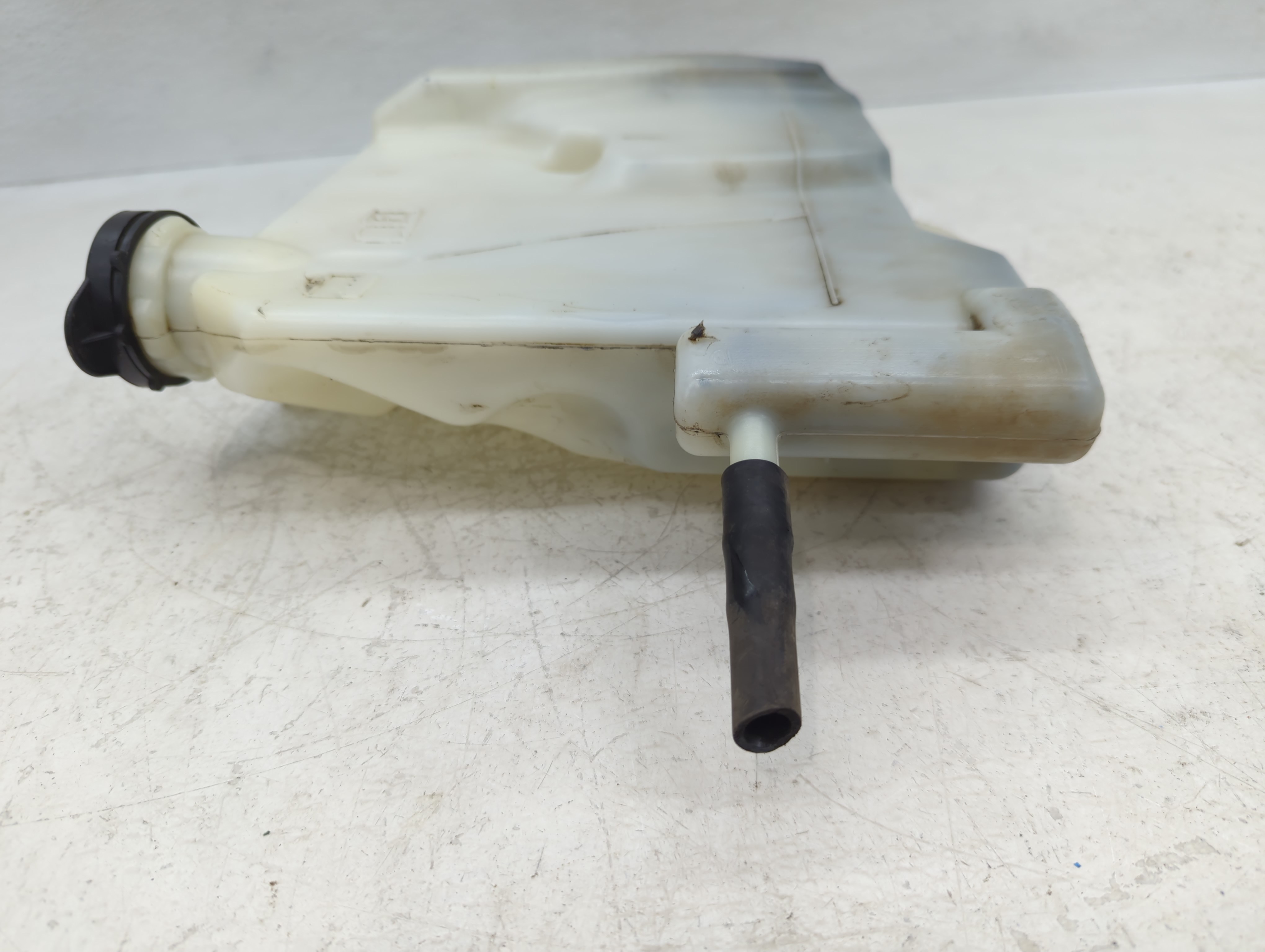 Picture of 2006 Chevrolet Impala Radiator Coolant Overflow Expansion Tank Bottle 863473