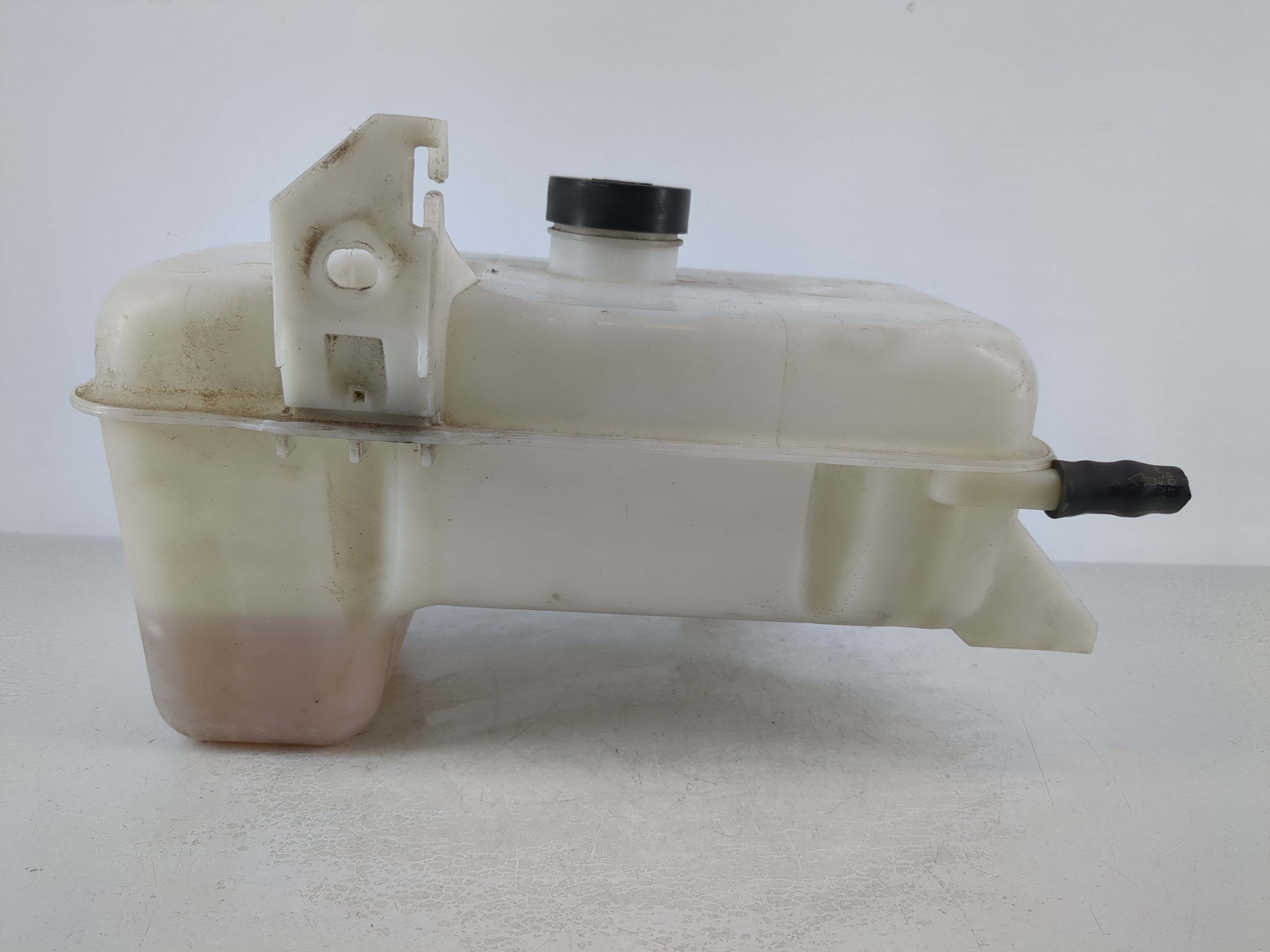 Picture of Saab 9-7 Radiator Coolant Overflow Expansion Tank Bottle 863605