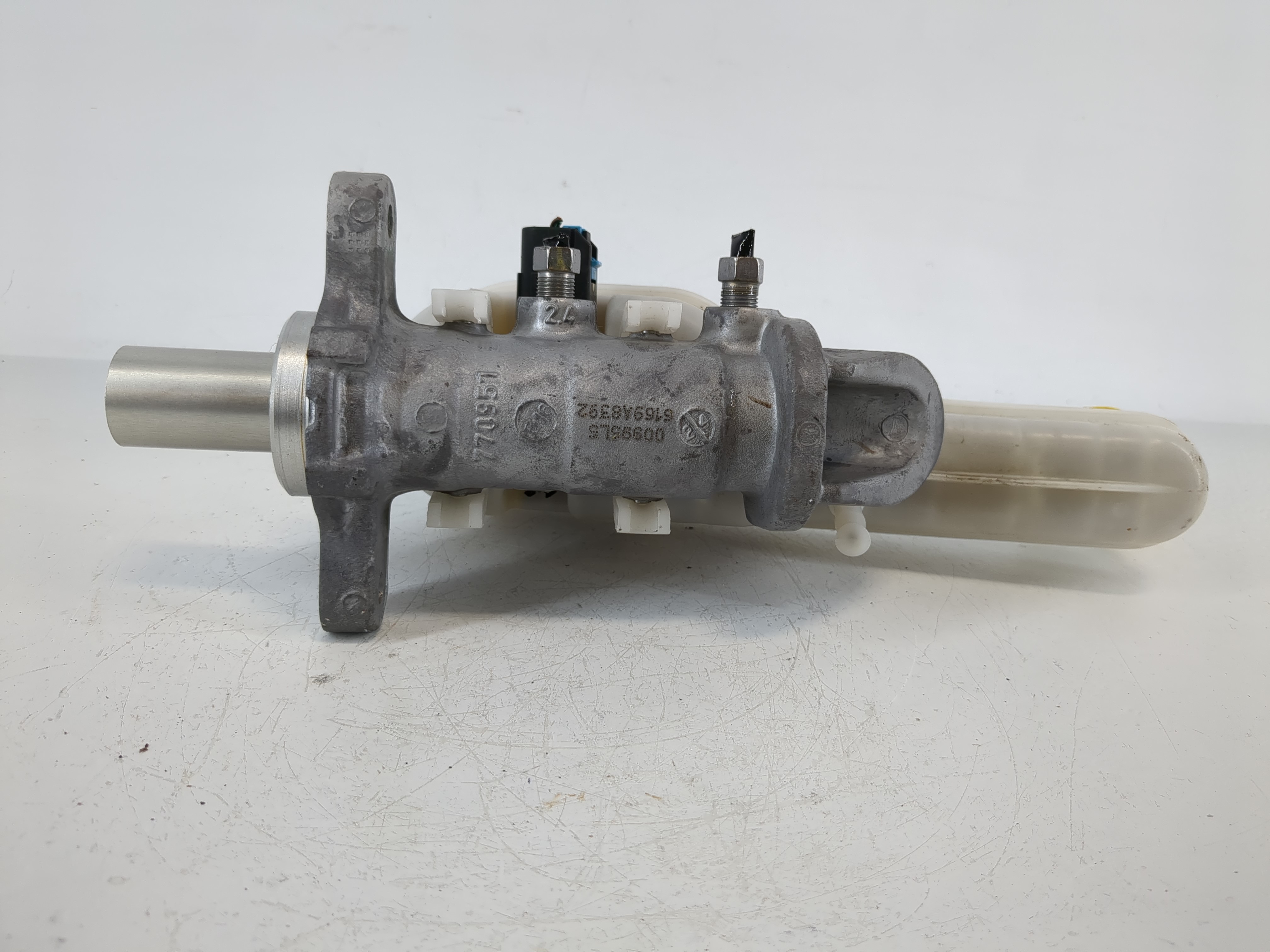 Picture of 2016 Dodge Journey Brake Master Cylinder 863958