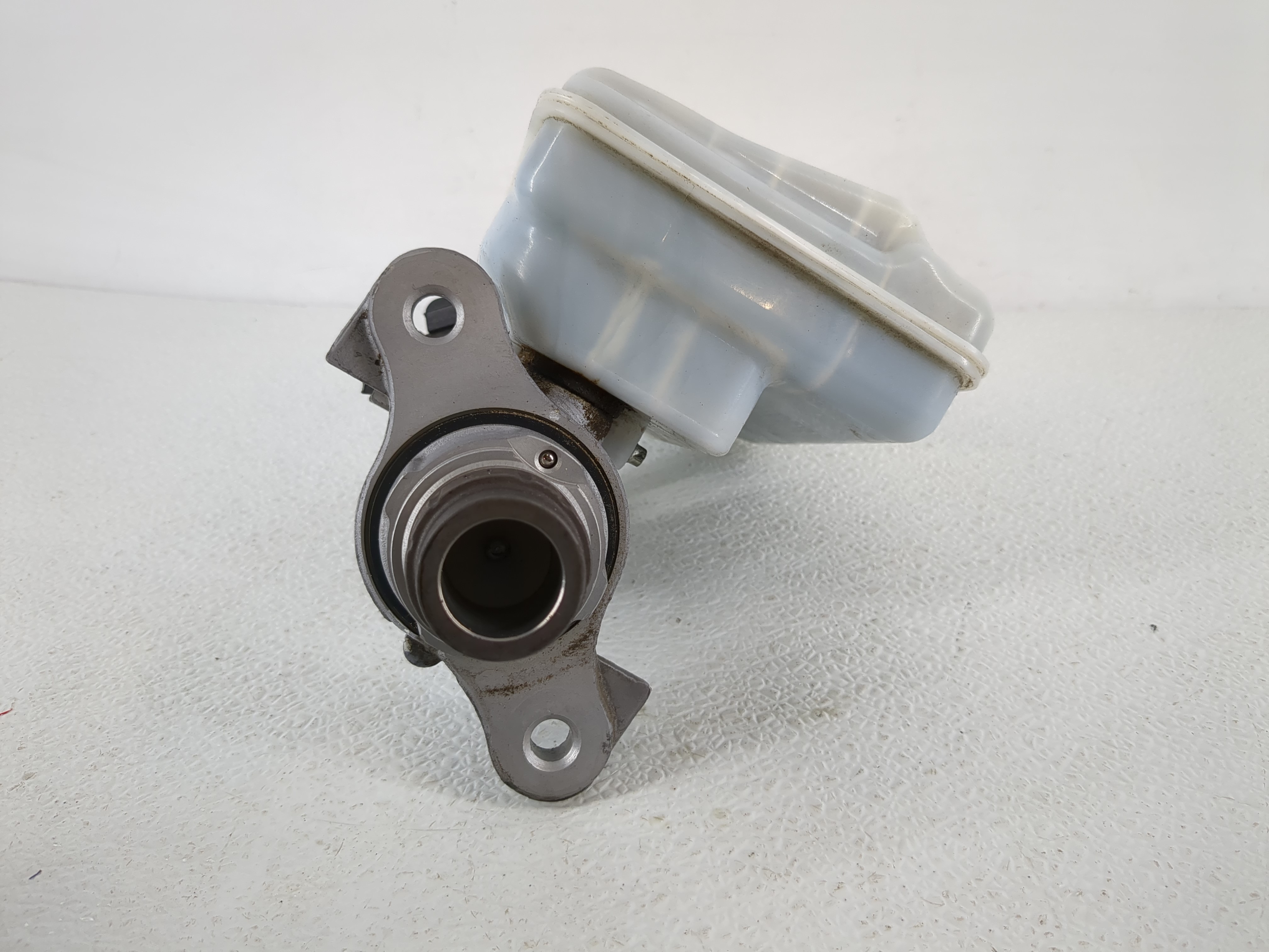 2012-2020 Dodge Grand Caravan Brake Master Cylinder 863994 - Oemusedautoparts1.com