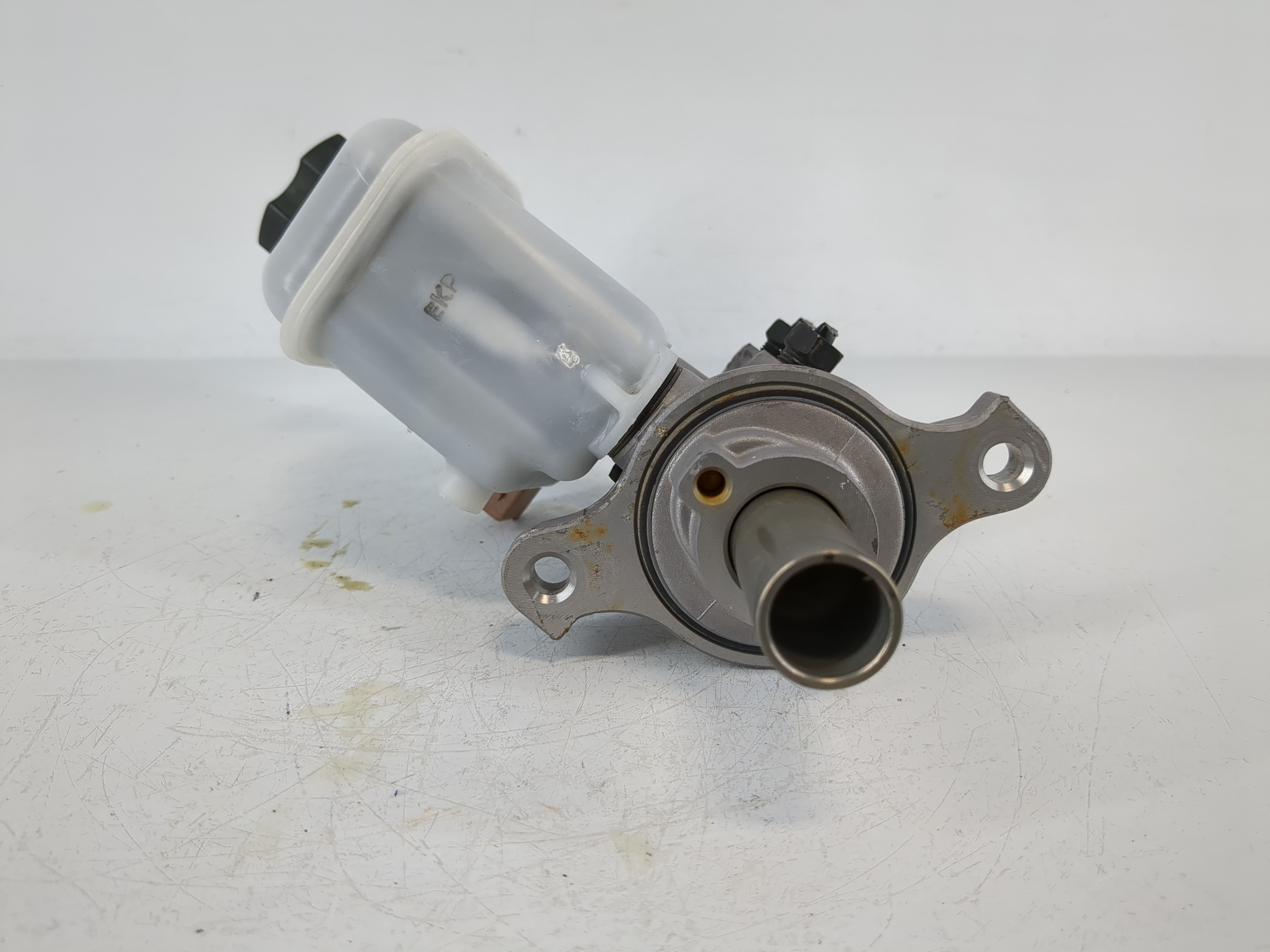 2011-2014 Hyundai Sonata Brake Master Cylinder 864095 - Oemusedautoparts1.com
