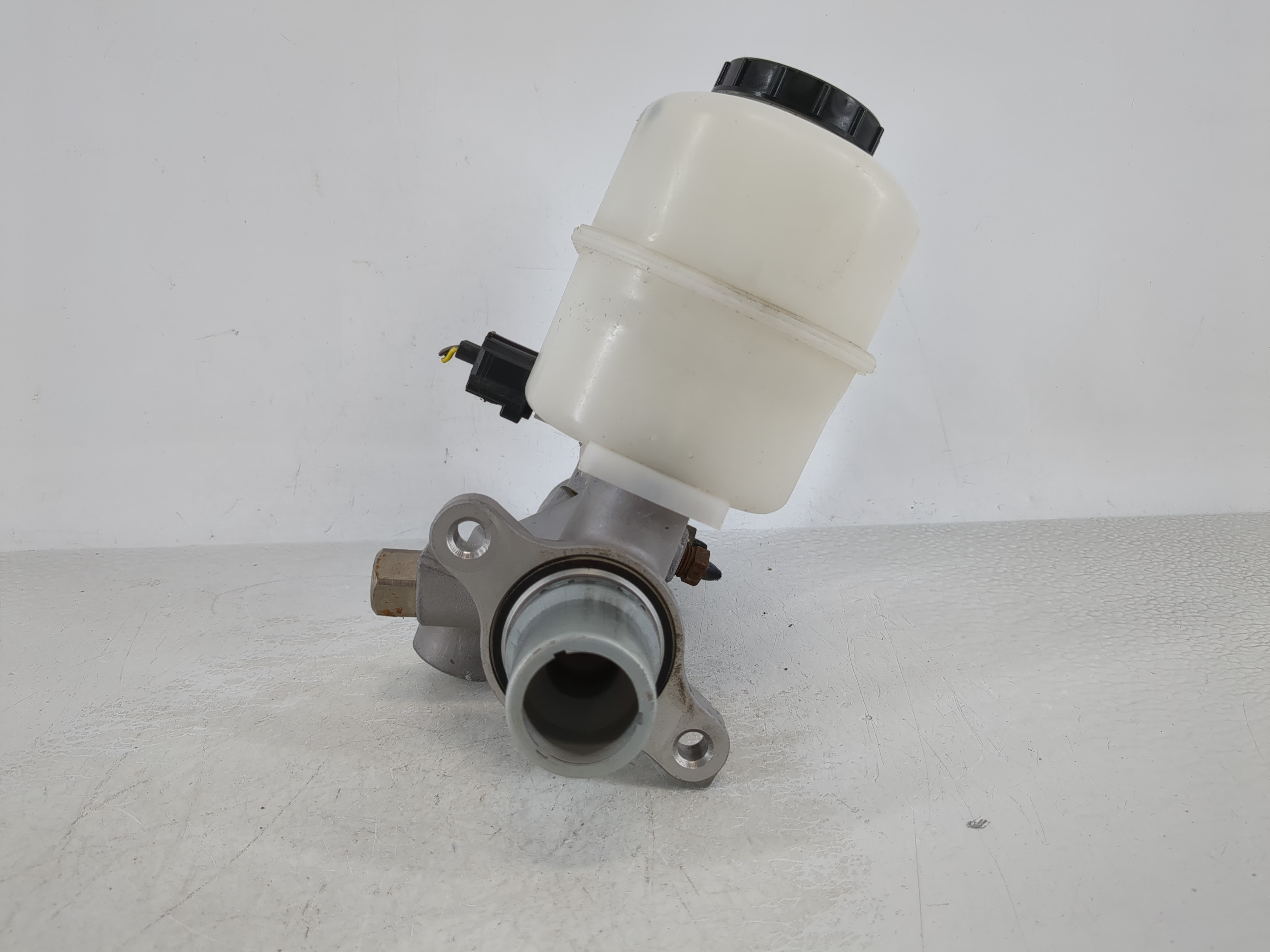 Picture of 2010-2010 Ford F-150 Brake Master Cylinder 864148