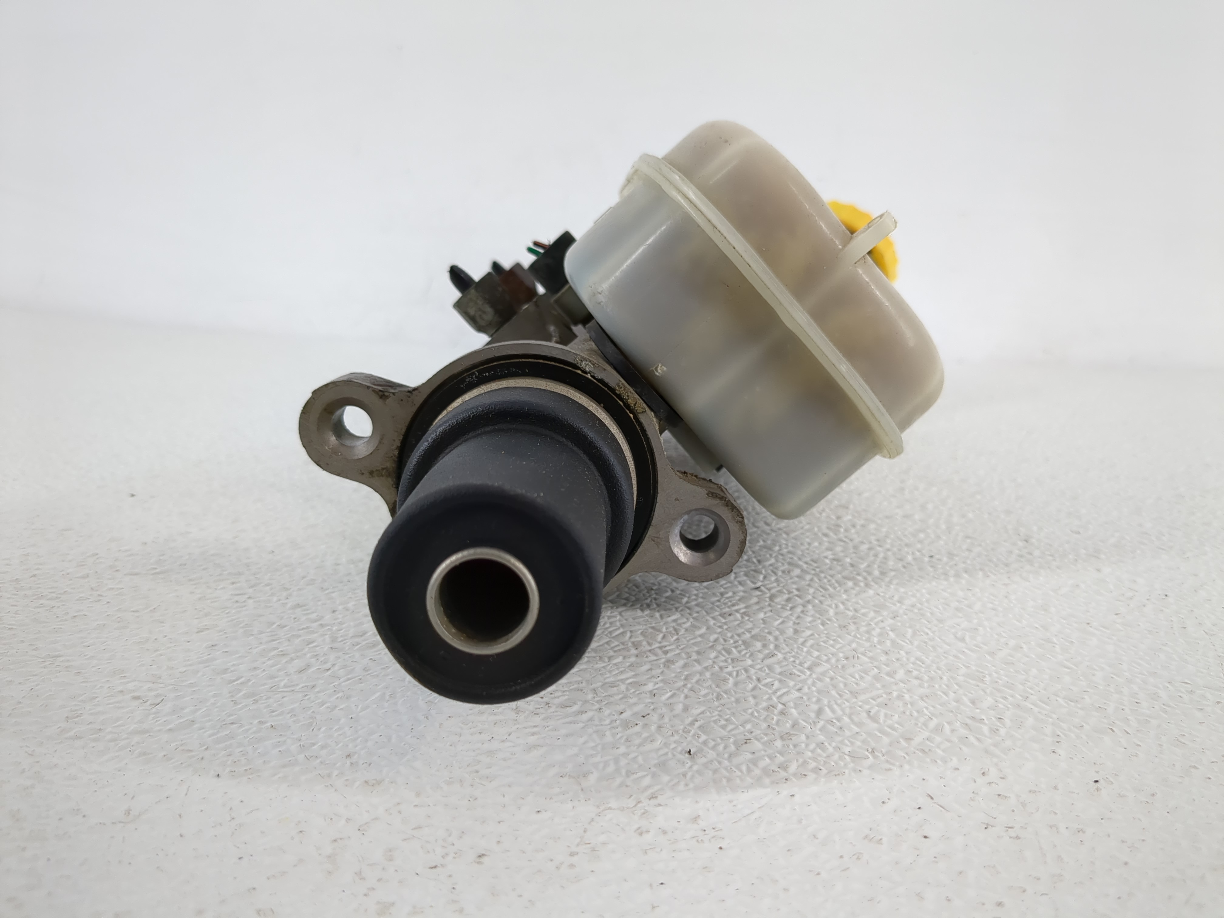 Picture of Dodge Grand Caravan Brake Master Cylinder 864176