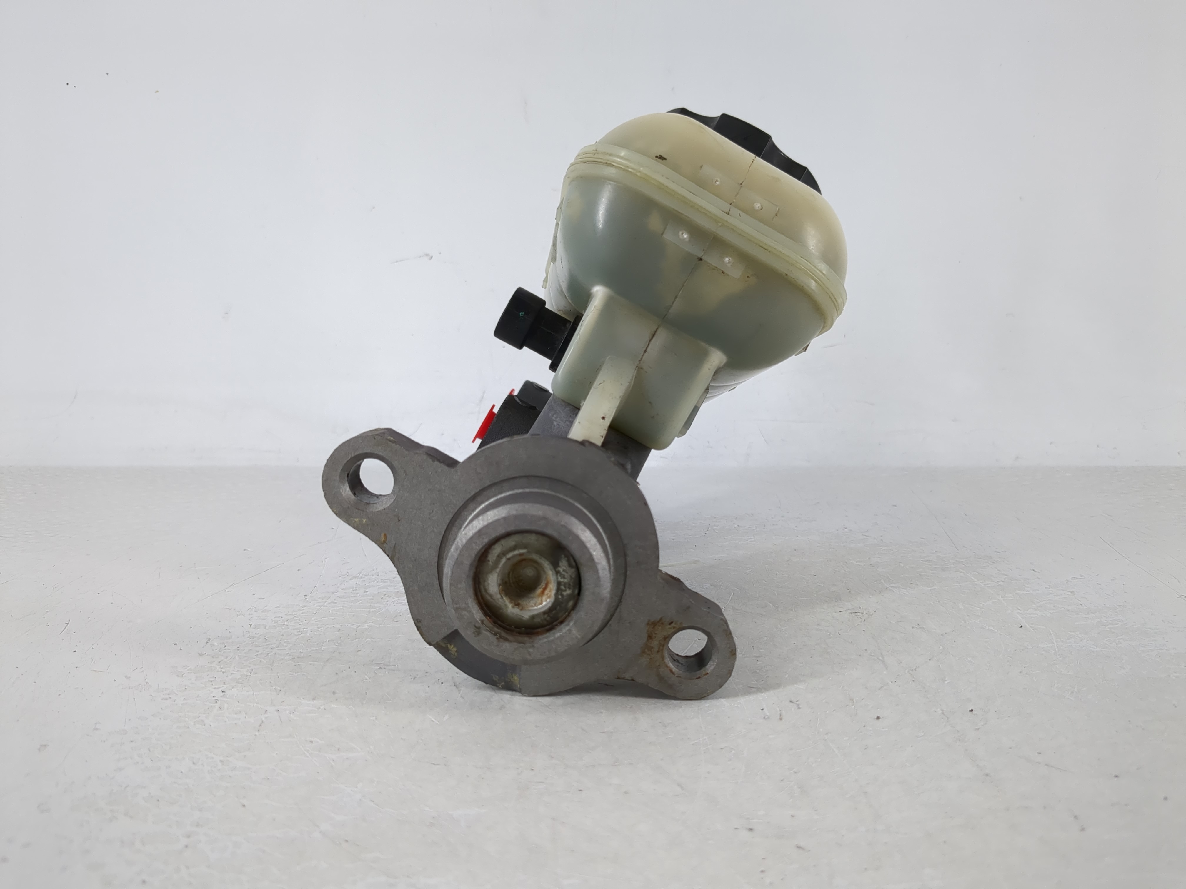 Picture of 2000-2005 Pontiac Grand Am Brake Master Cylinder 864200
