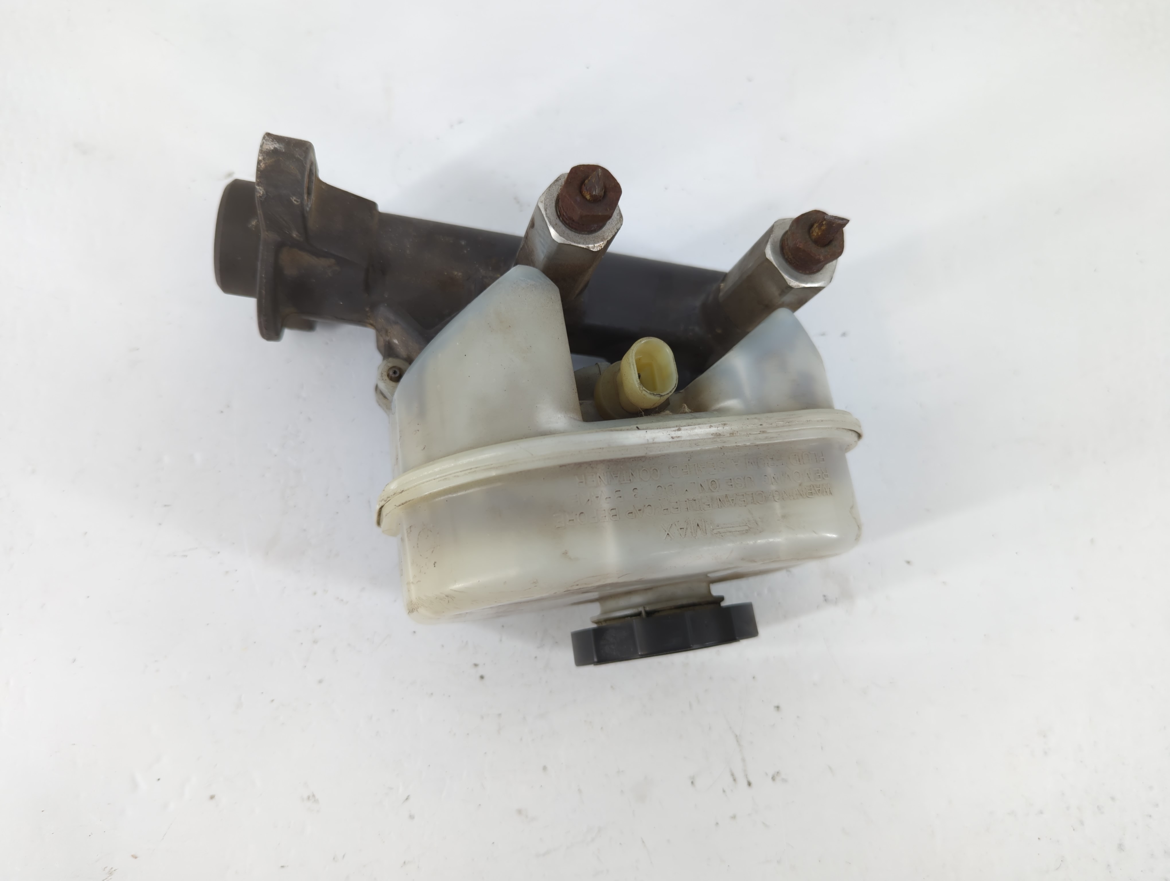 2000 Buick Lesabre Brake Master Cylinder 864257 - Oemusedautoparts1.com