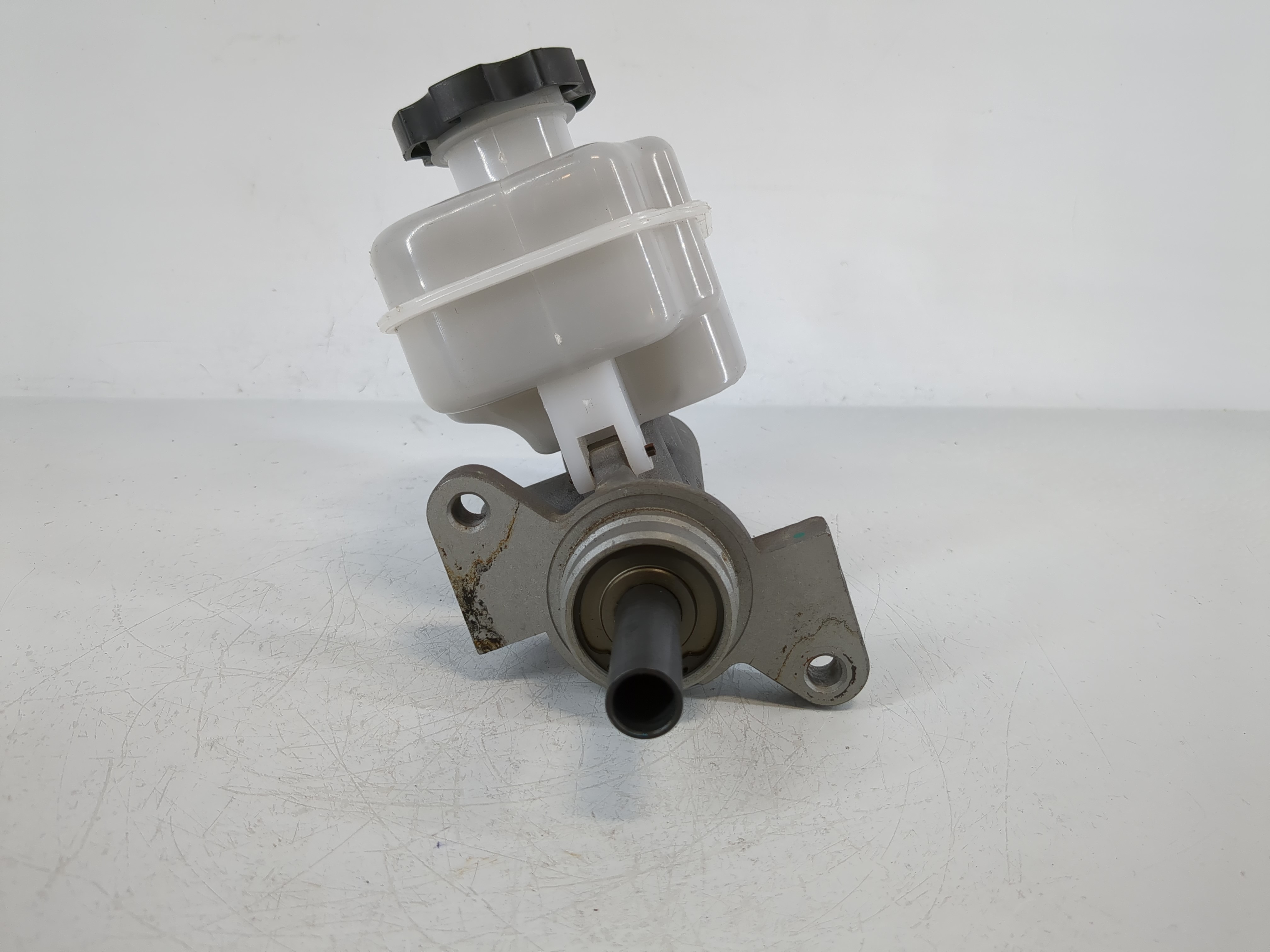 2004-2008 Chevrolet Colorado Brake Master Cylinder 864274 - Oemusedautoparts1.com