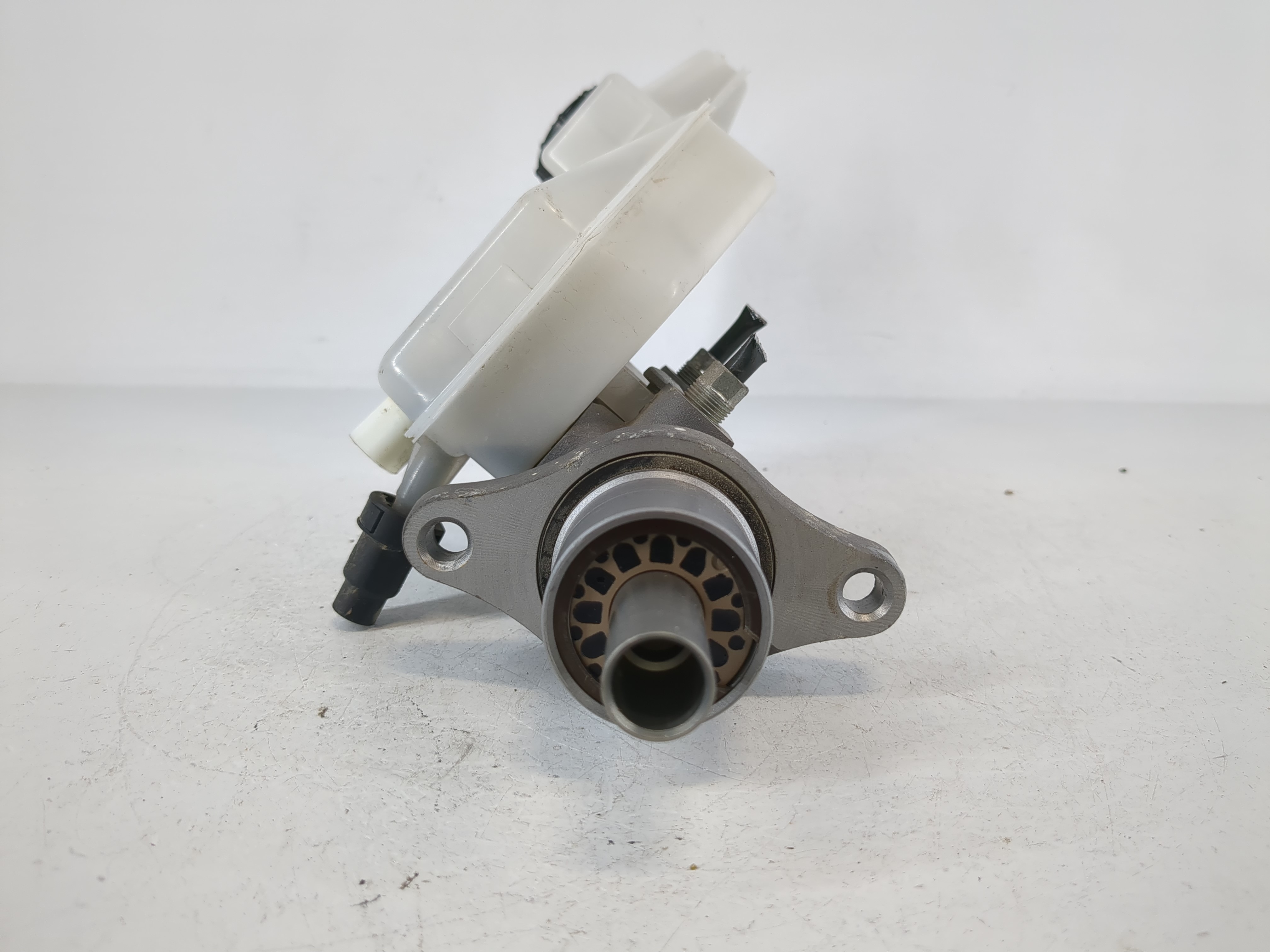 2004-2013 Mazda 3 Brake Master Cylinder 864639 - Oemusedautoparts1.com