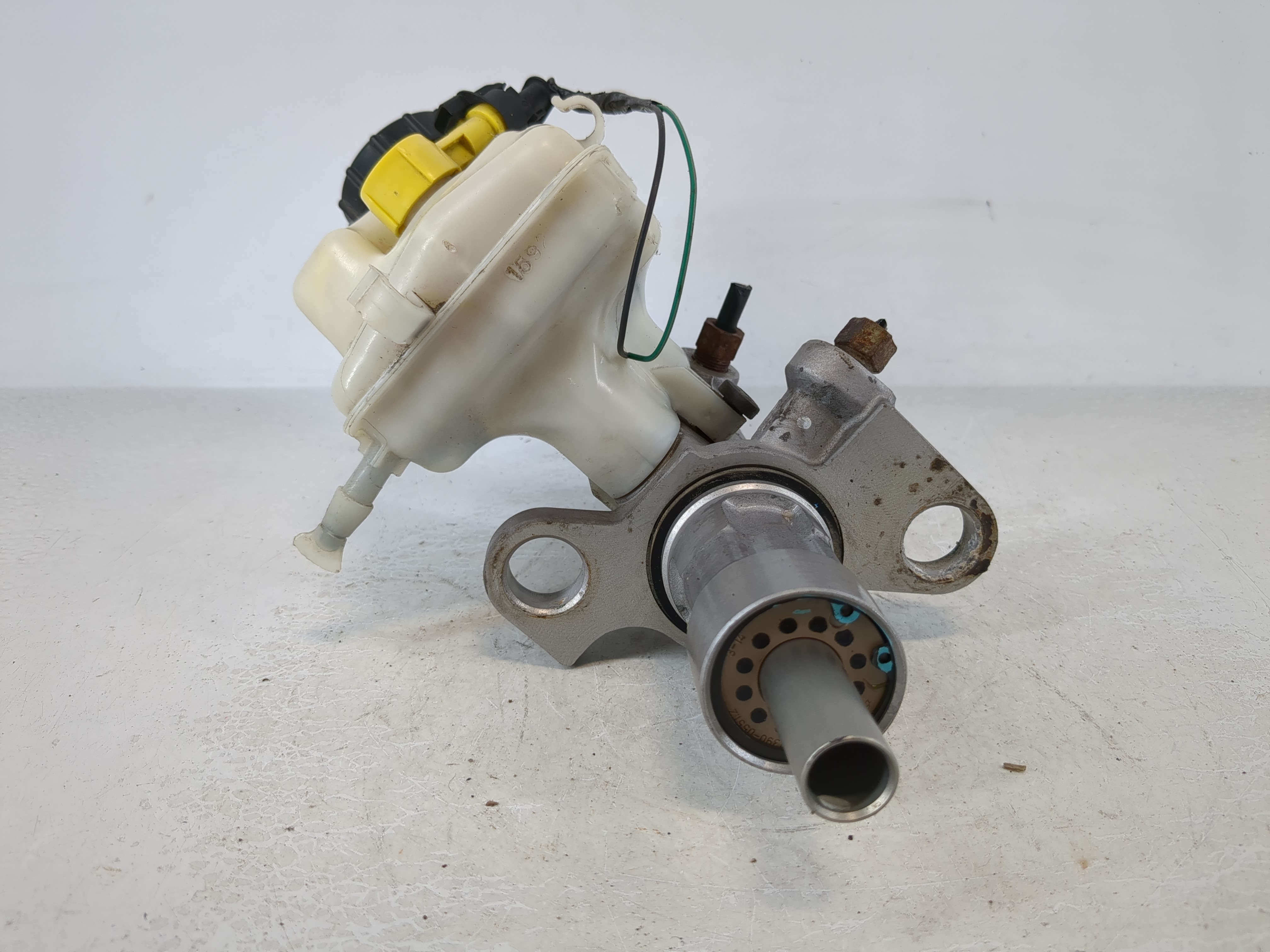 Picture of 2011-2016 Chevrolet Cruze Brake Master Cylinder 864660