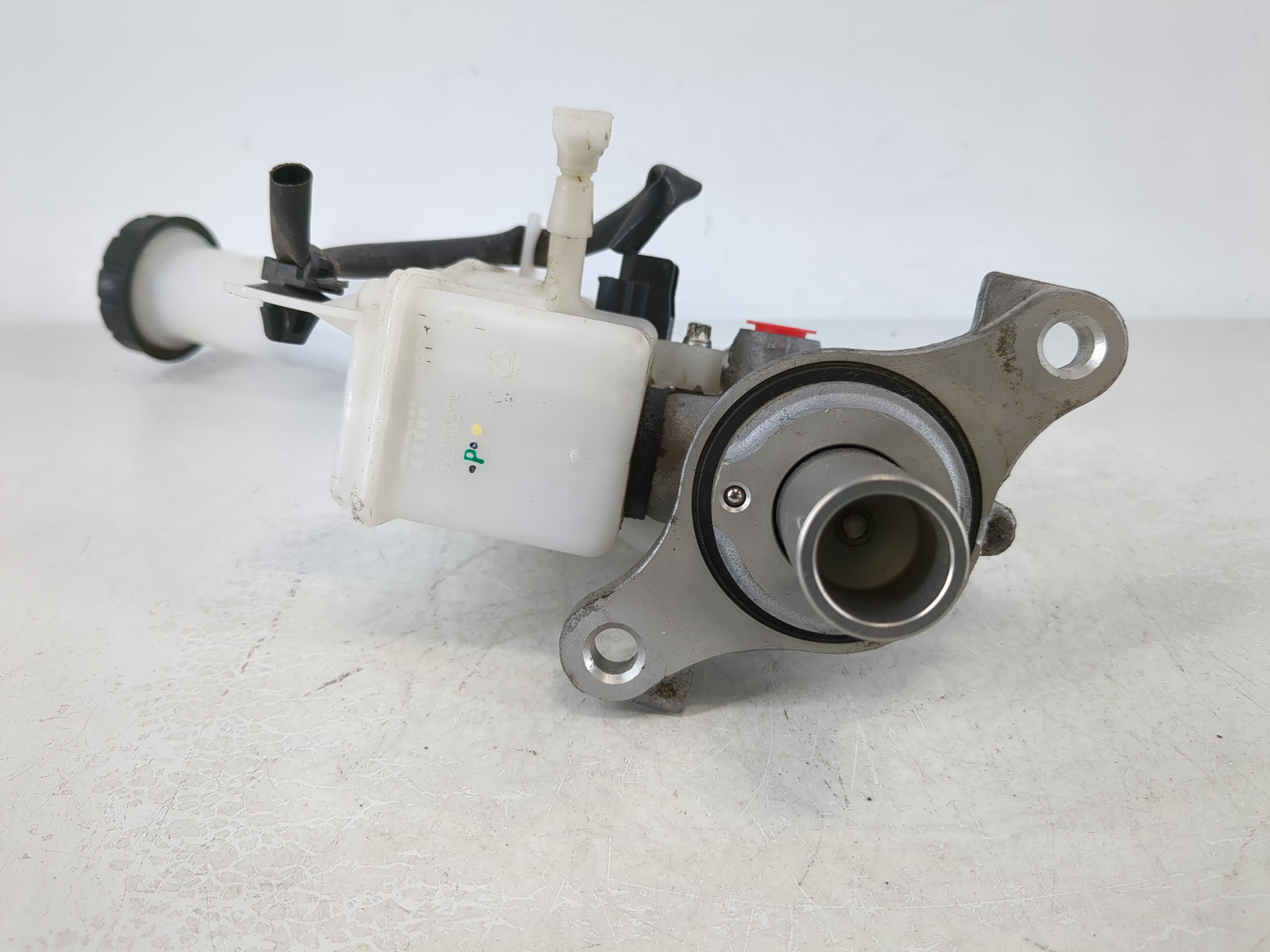 Picture of 2013-2019 Nissan Sentra Brake Master Cylinder 864727
