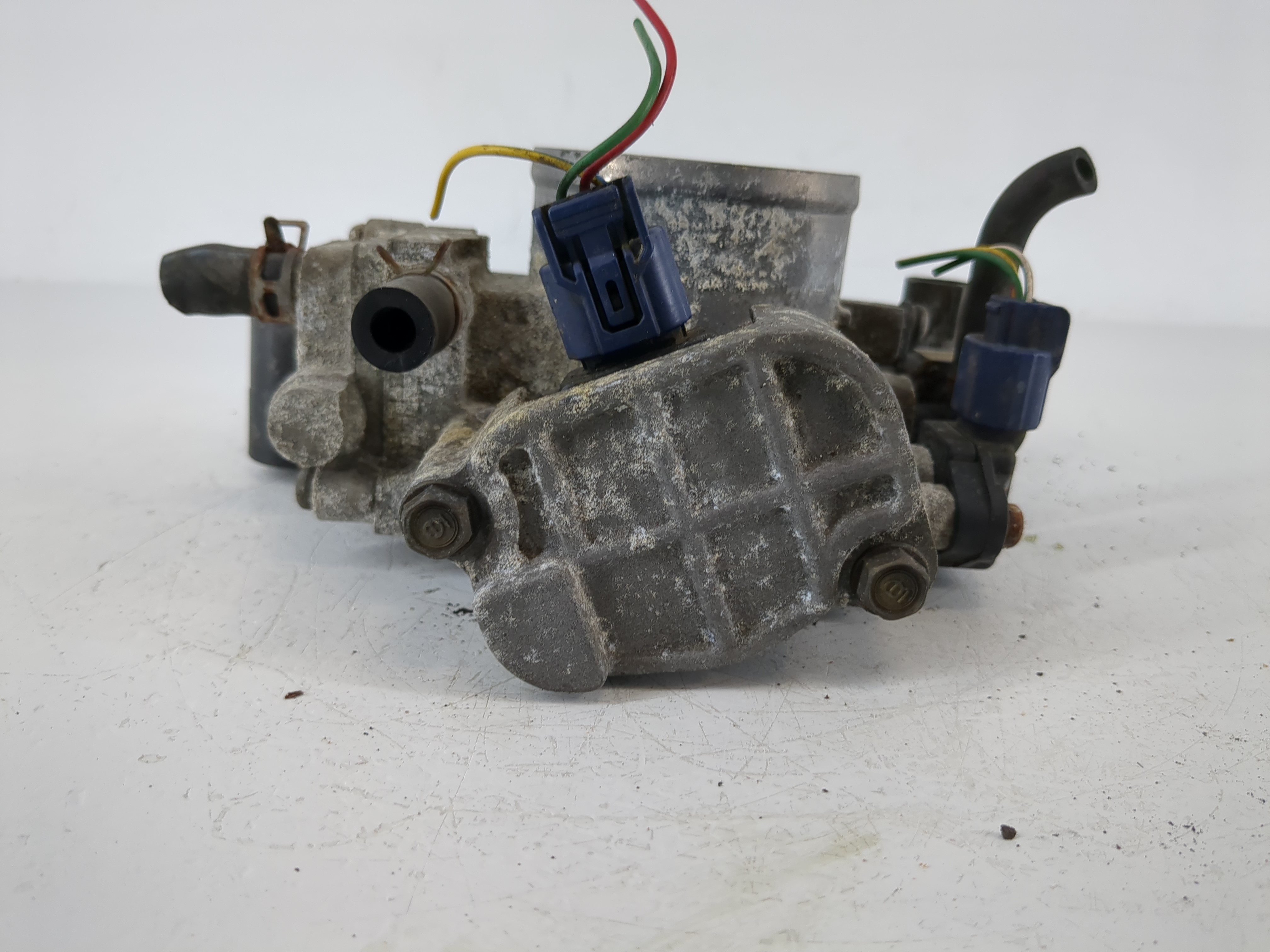 2002-2004 Honda Cr-v Throttle Body 867396 - Oemusedautoparts1.com