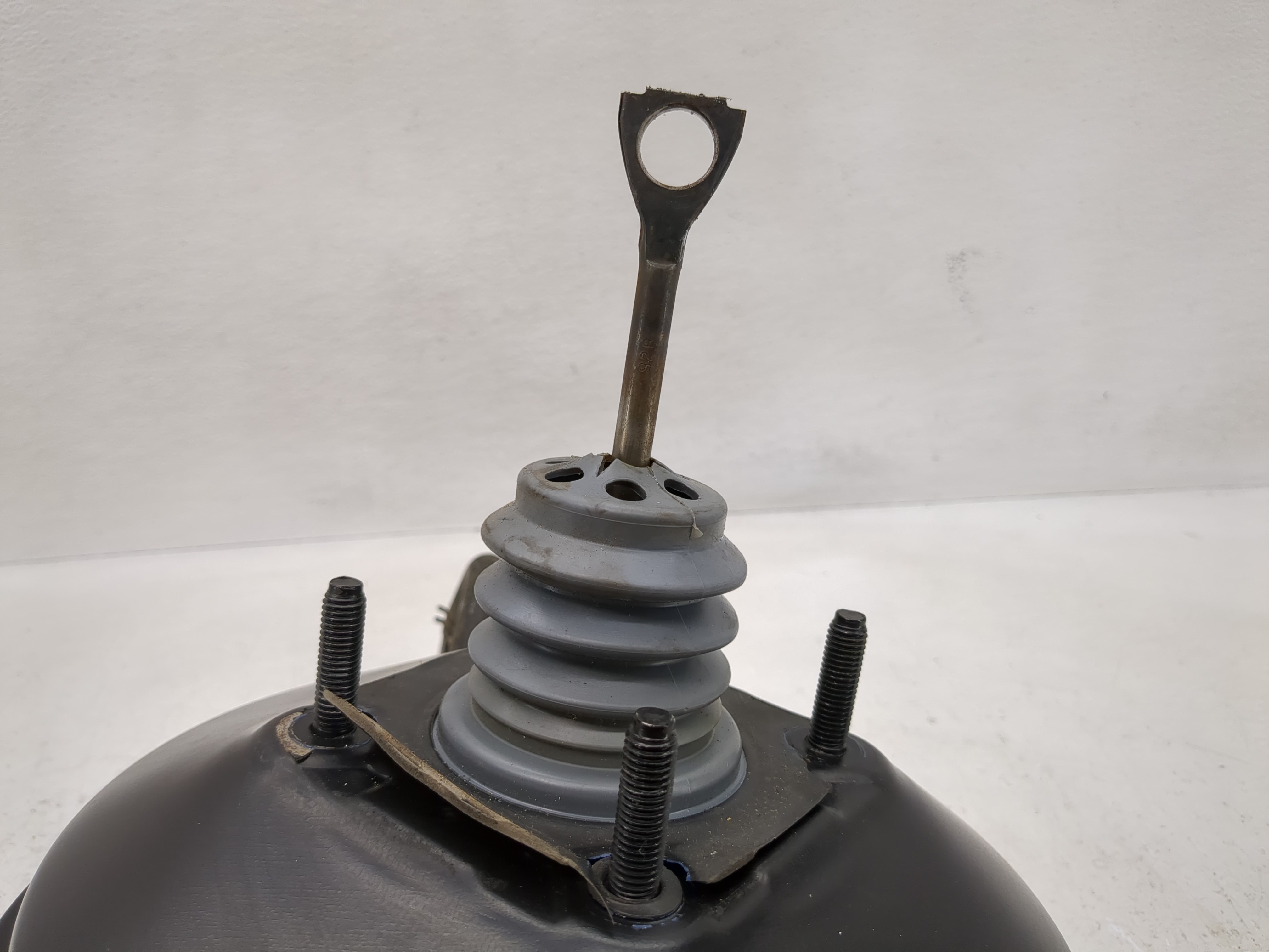 Picture of Gmc Chevrolet Power Brake Booster Oem 868546