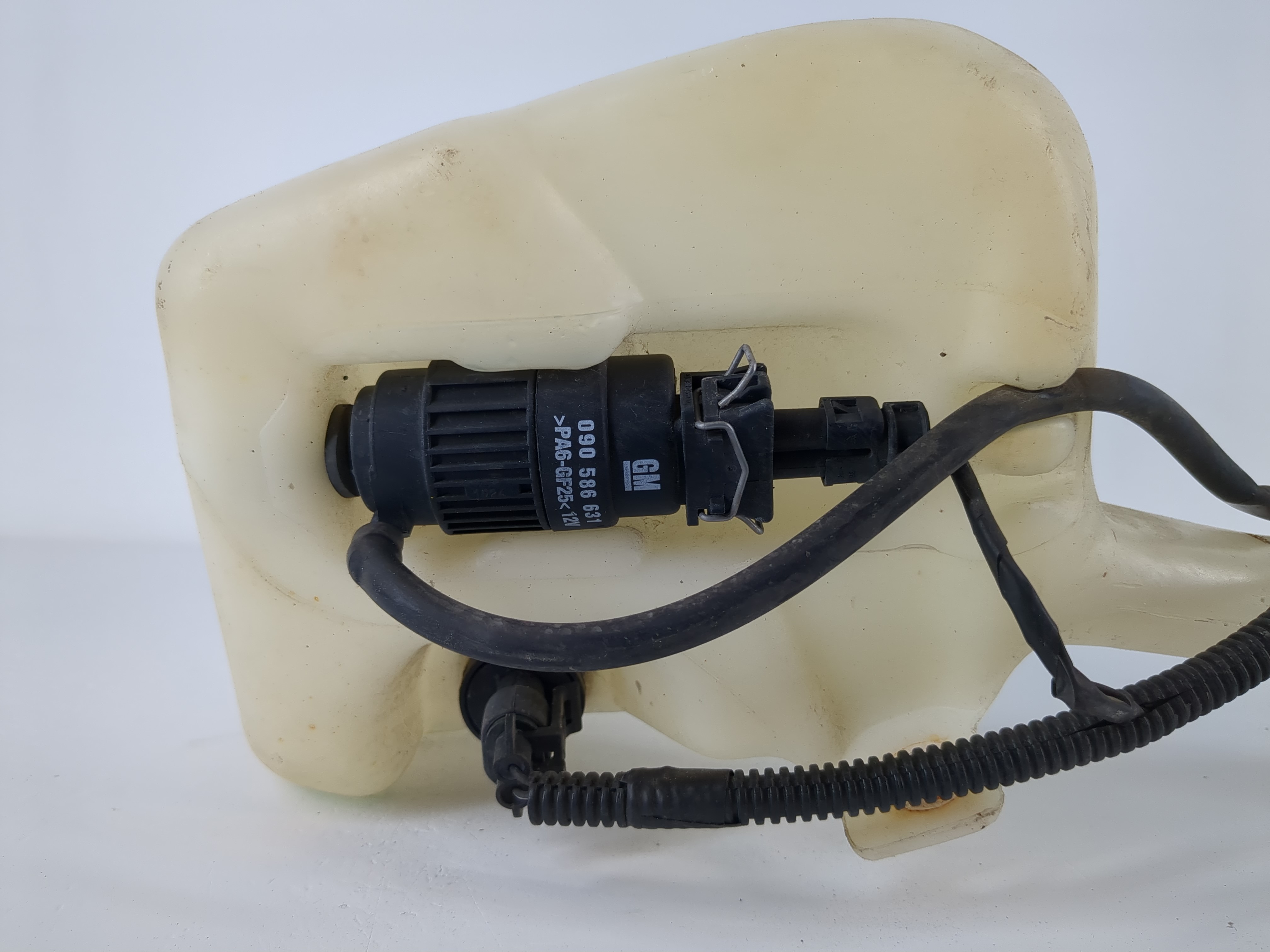 Picture of 2000-2000 Saturn Ls Windshield Washer Fluid Reservoir Bottle Oem 868976