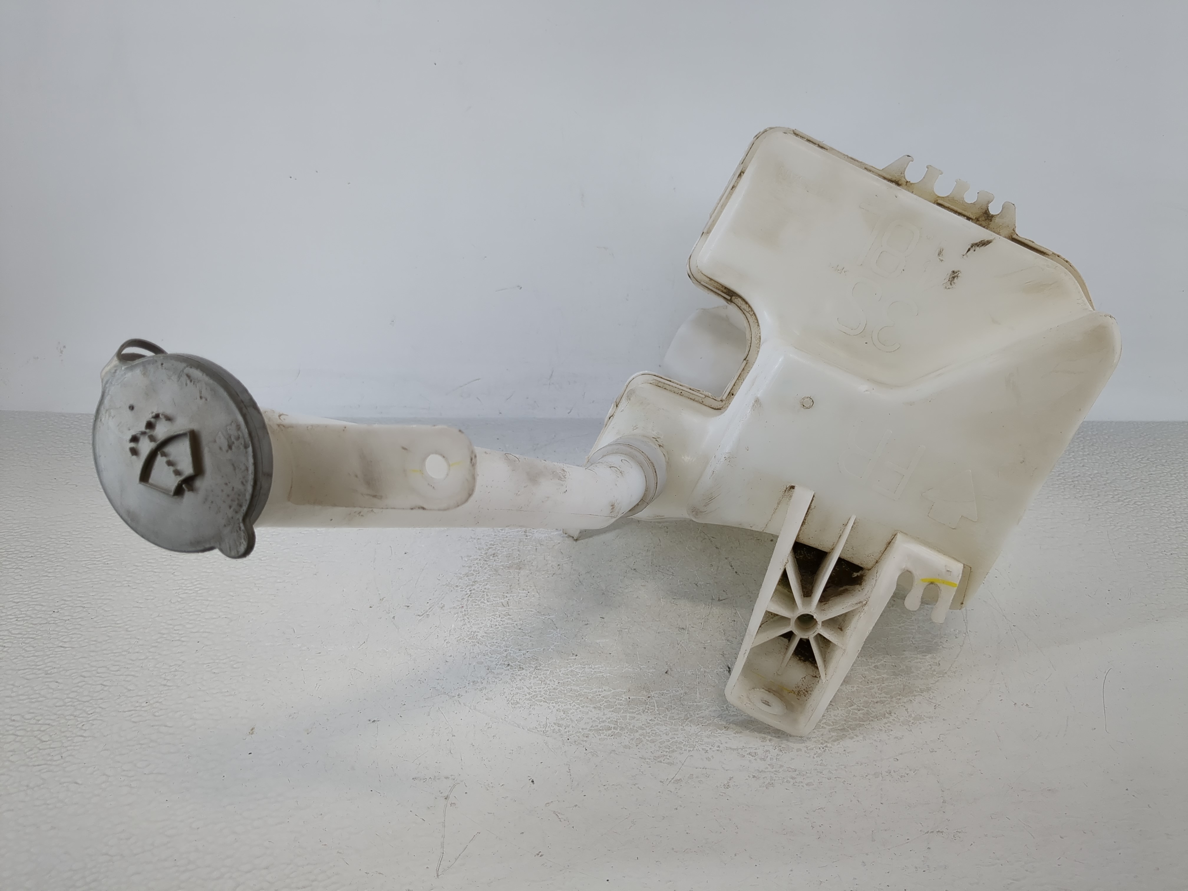 Picture of 2016-2019 Nissan Sentra Windshield Washer Fluid Reservoir Bottle Oem 869009