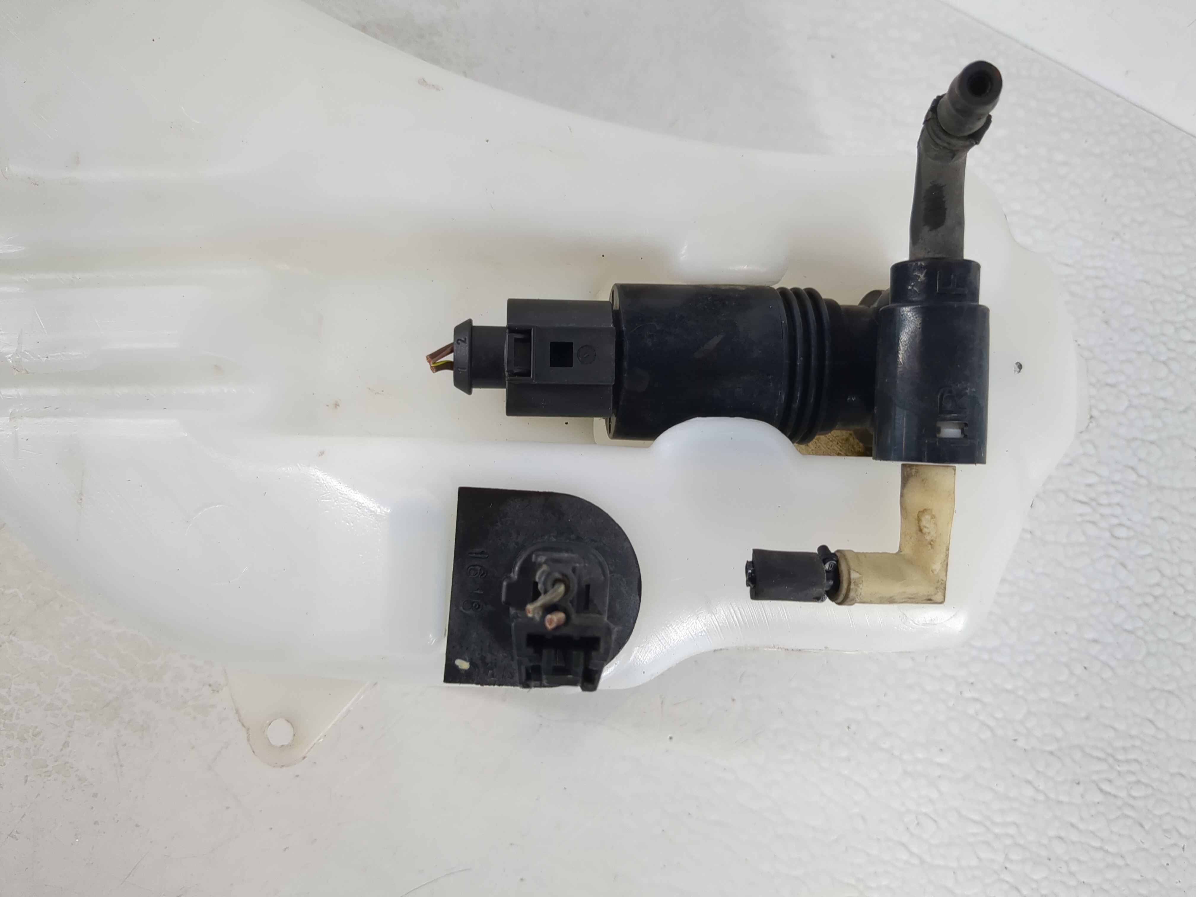 Picture of 2016 Dodge Journey Windshield Washer Fluid Reservoir Bottle Oem 869073