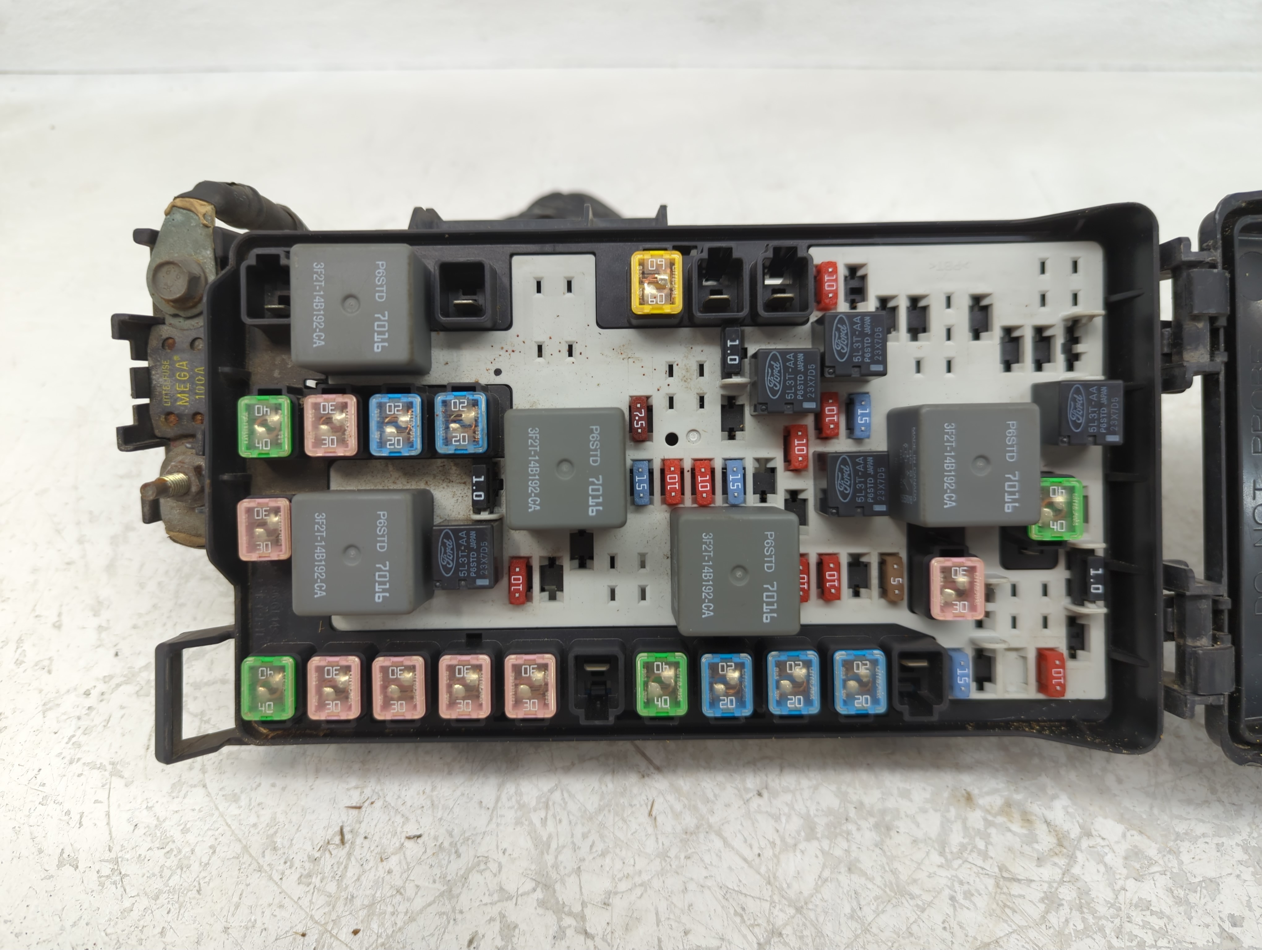 Picture of 2007-2010 Ford Edge Fusebox Fuse Box Relay Module 869450