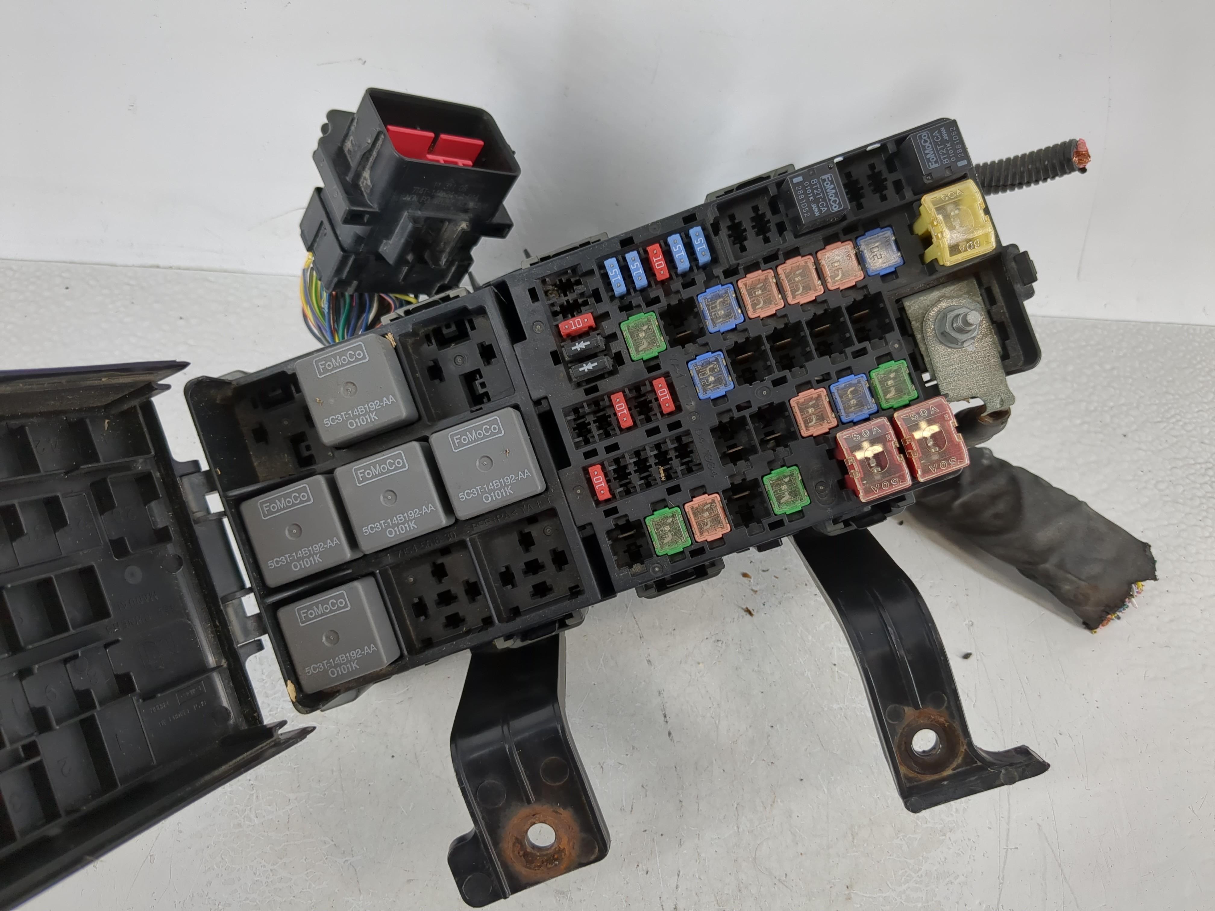Picture of 2010-2012 Ford Fusion Fusebox Fuse Box Relay Module 869500