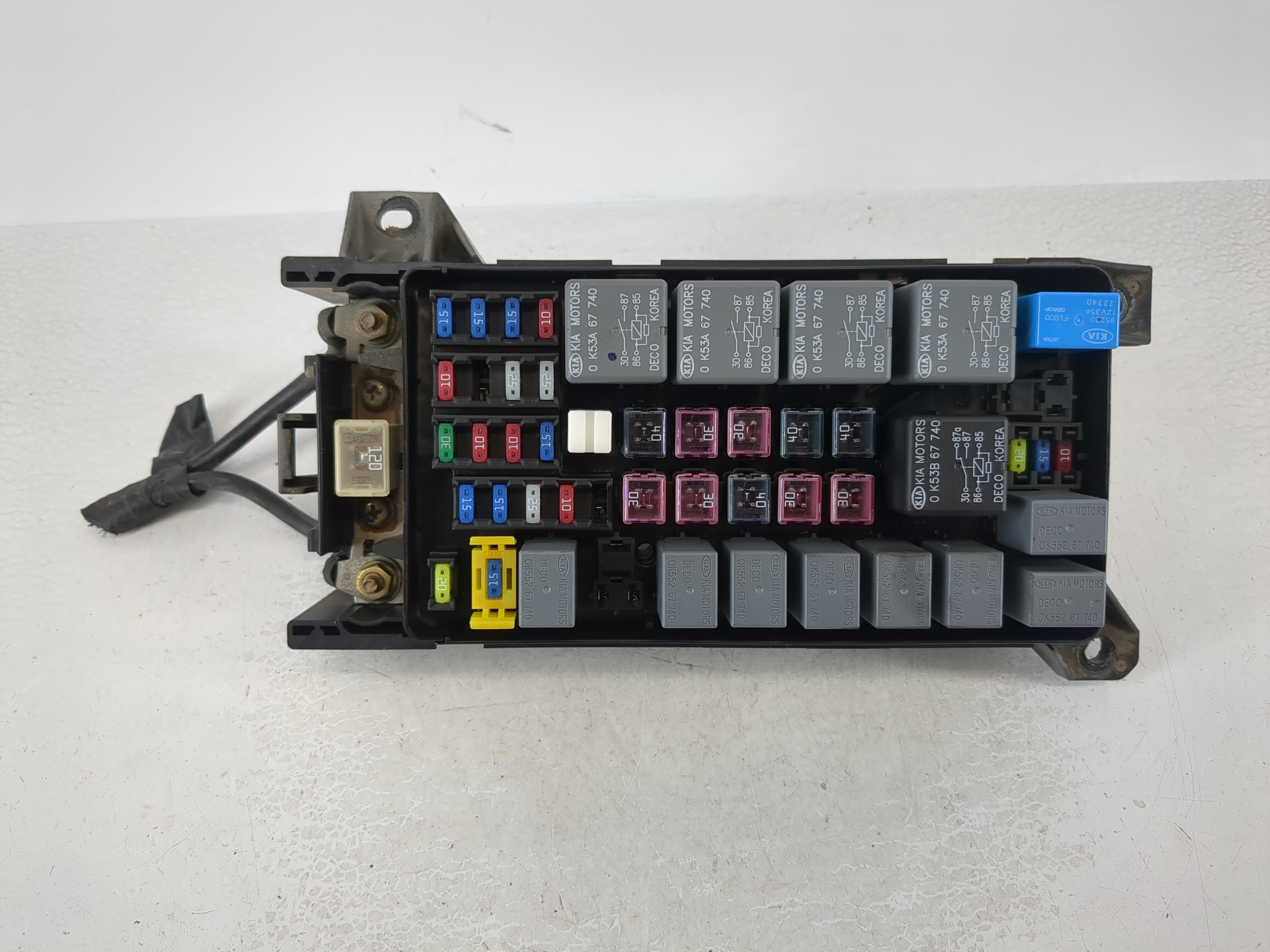 2002-2005 Kia Sedona Fusebox Fuse Box Relay Module 869539 - Oemusedautoparts1.com