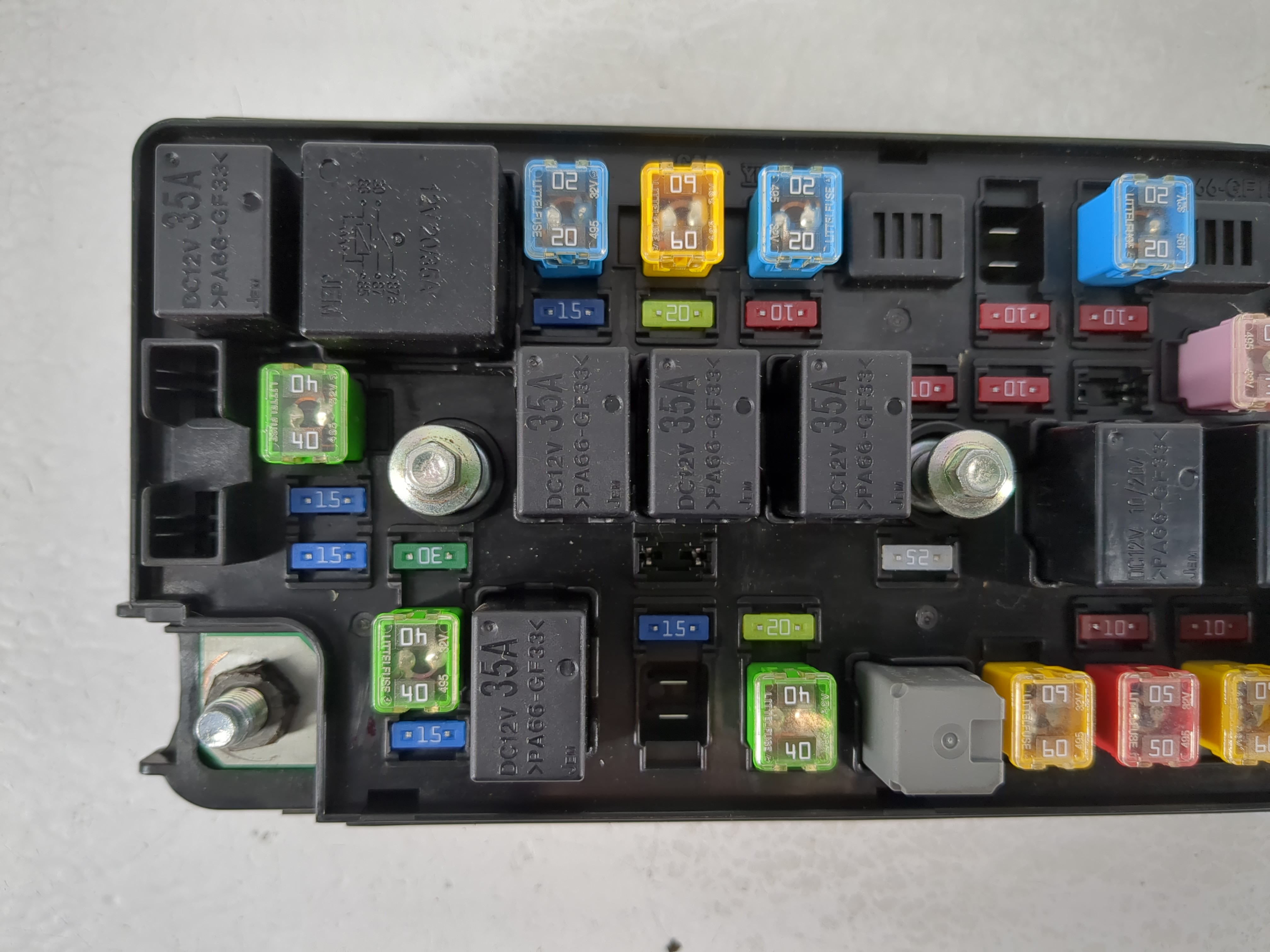 Picture of 2012-2015 Chevrolet Captiva Sport Fusebox Fuse Box Relay Module 869550