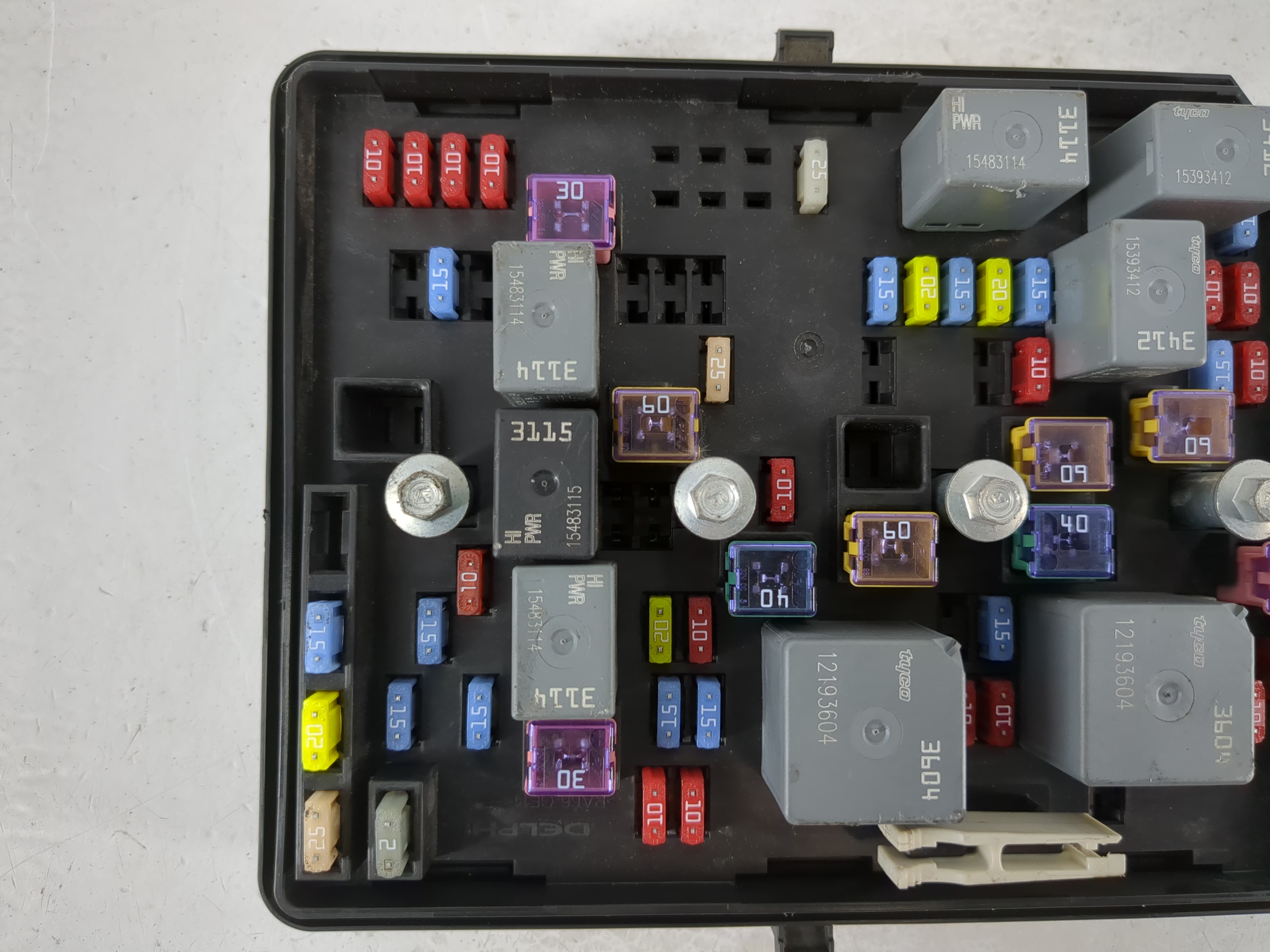 Picture of 2006-2007 Chevrolet Impala Fusebox Fuse Box Relay Module 869555