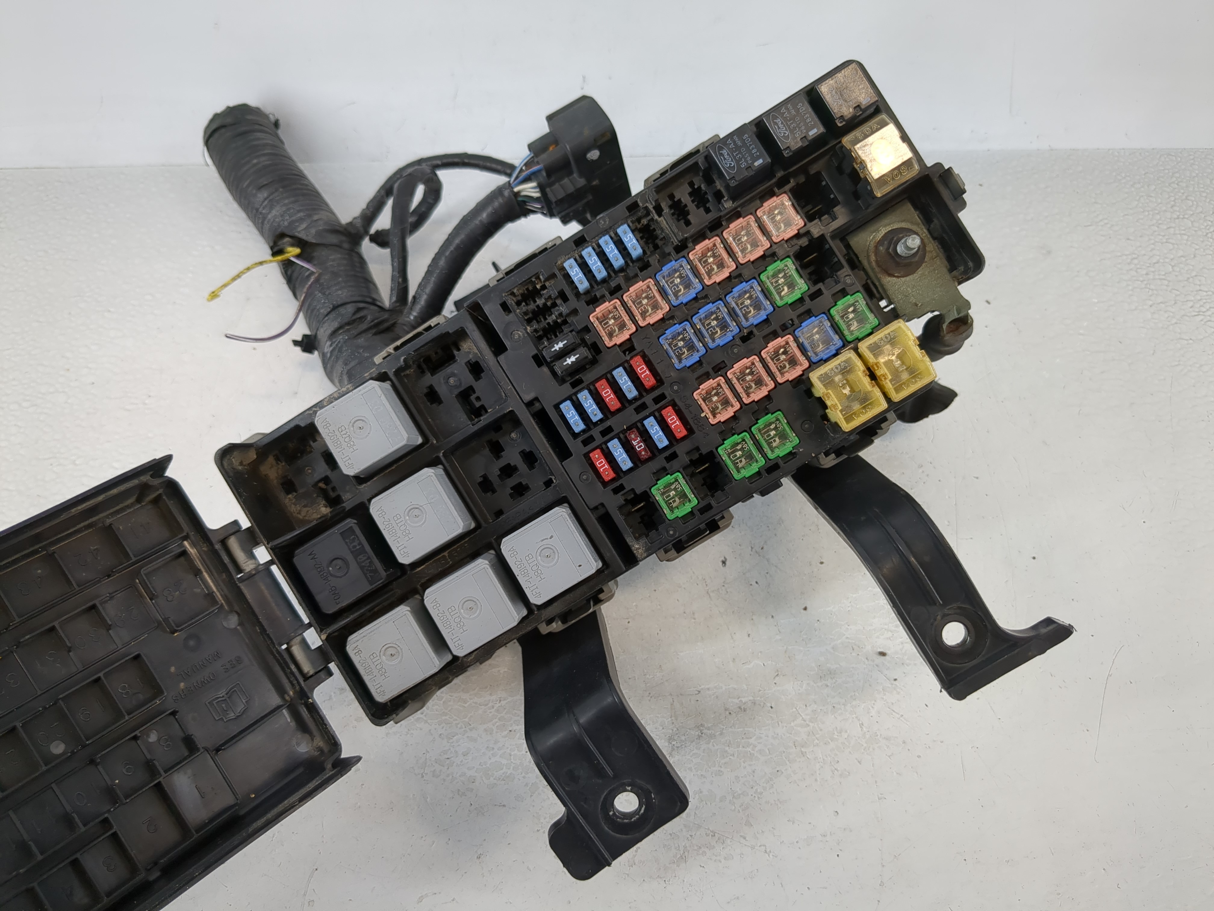 Picture of 2007-2010 Lincoln Mkz Fusebox Fuse Box Relay Module 869624